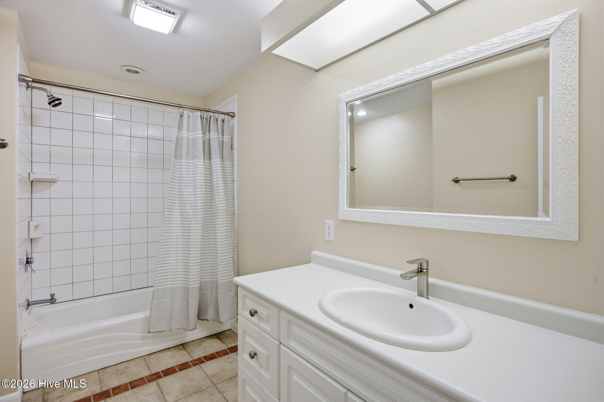 100569469 | Photo 41