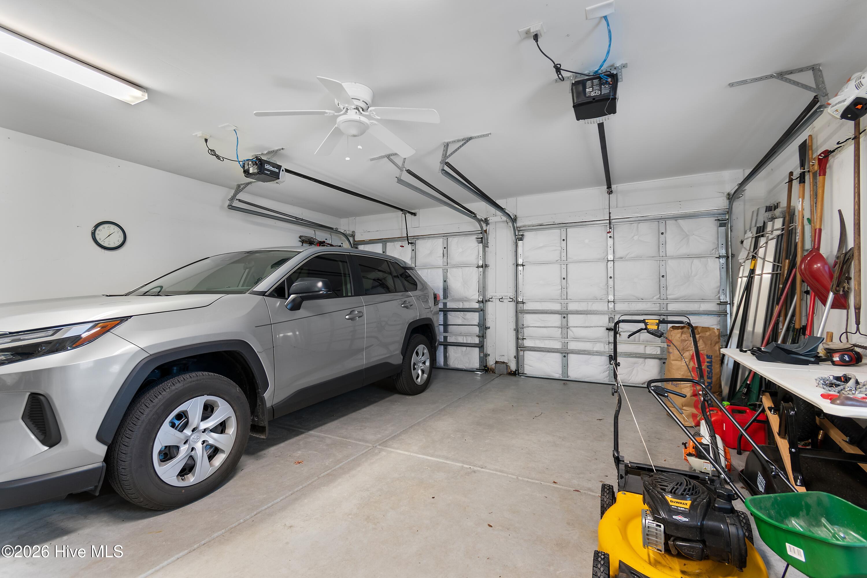 100549811 | Photo 45