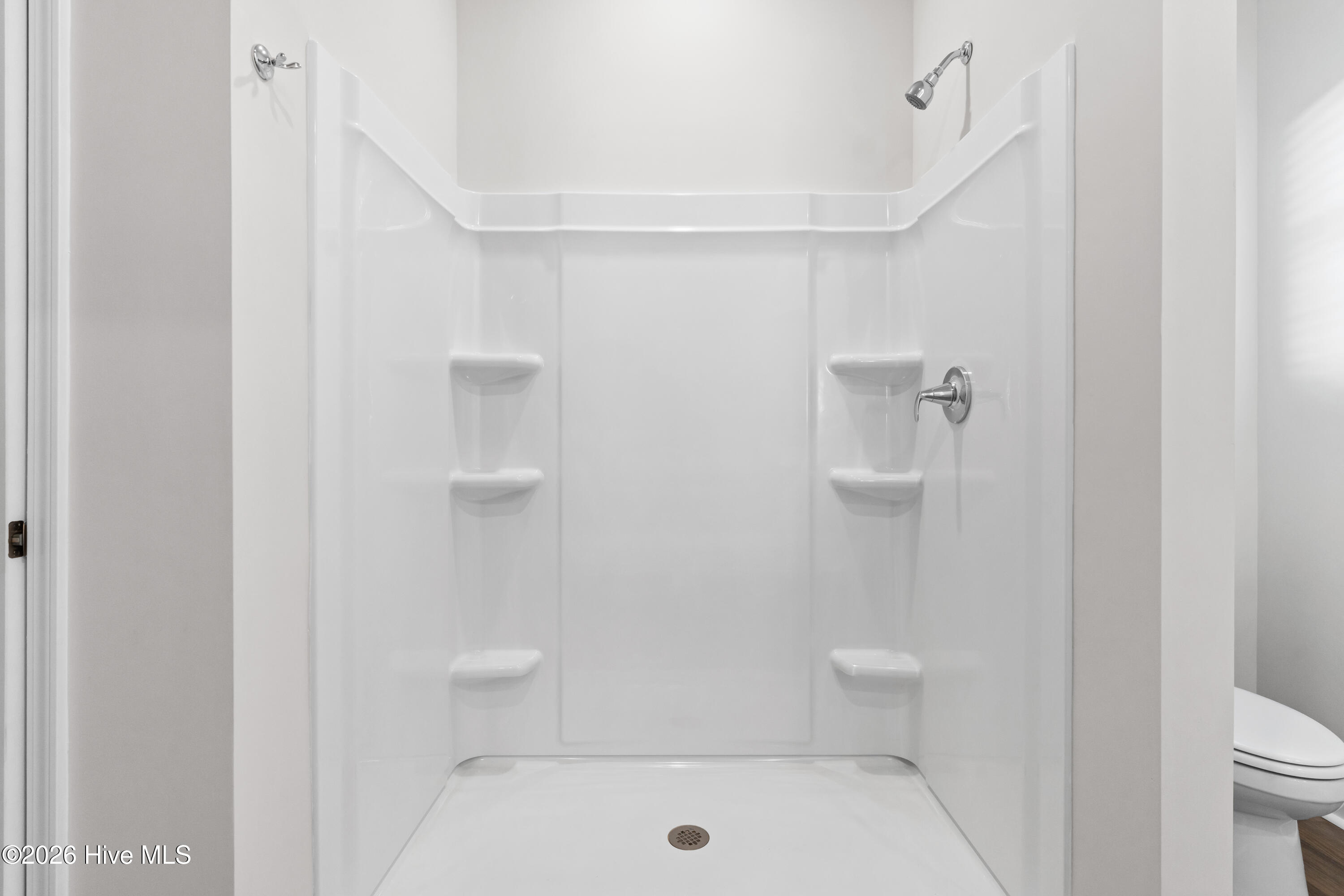 100560303 | Photo 26