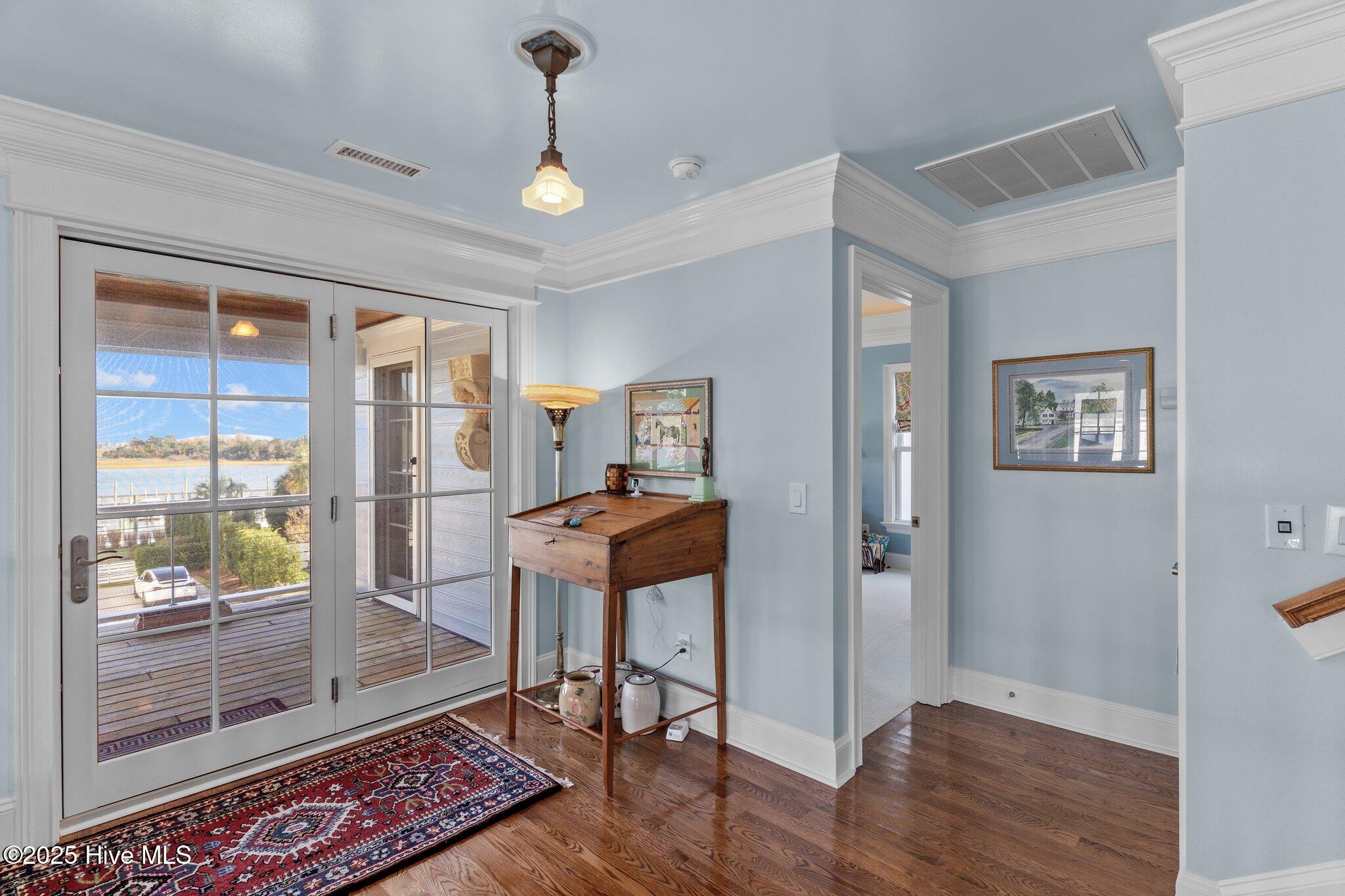 100525700 | Photo 24