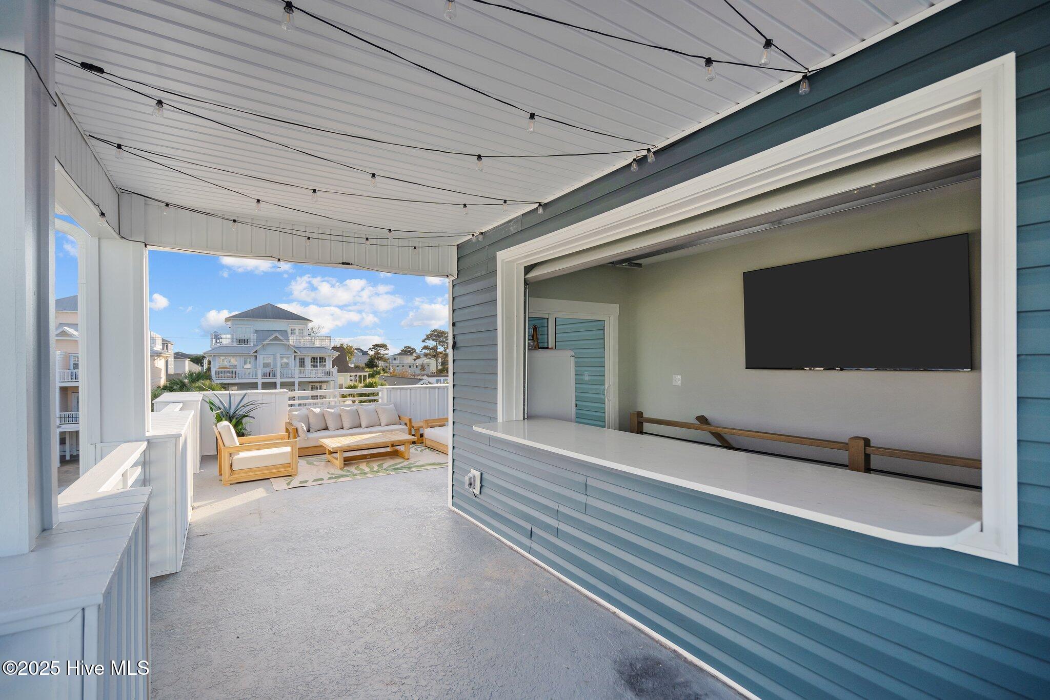 100537870 | Photo 60