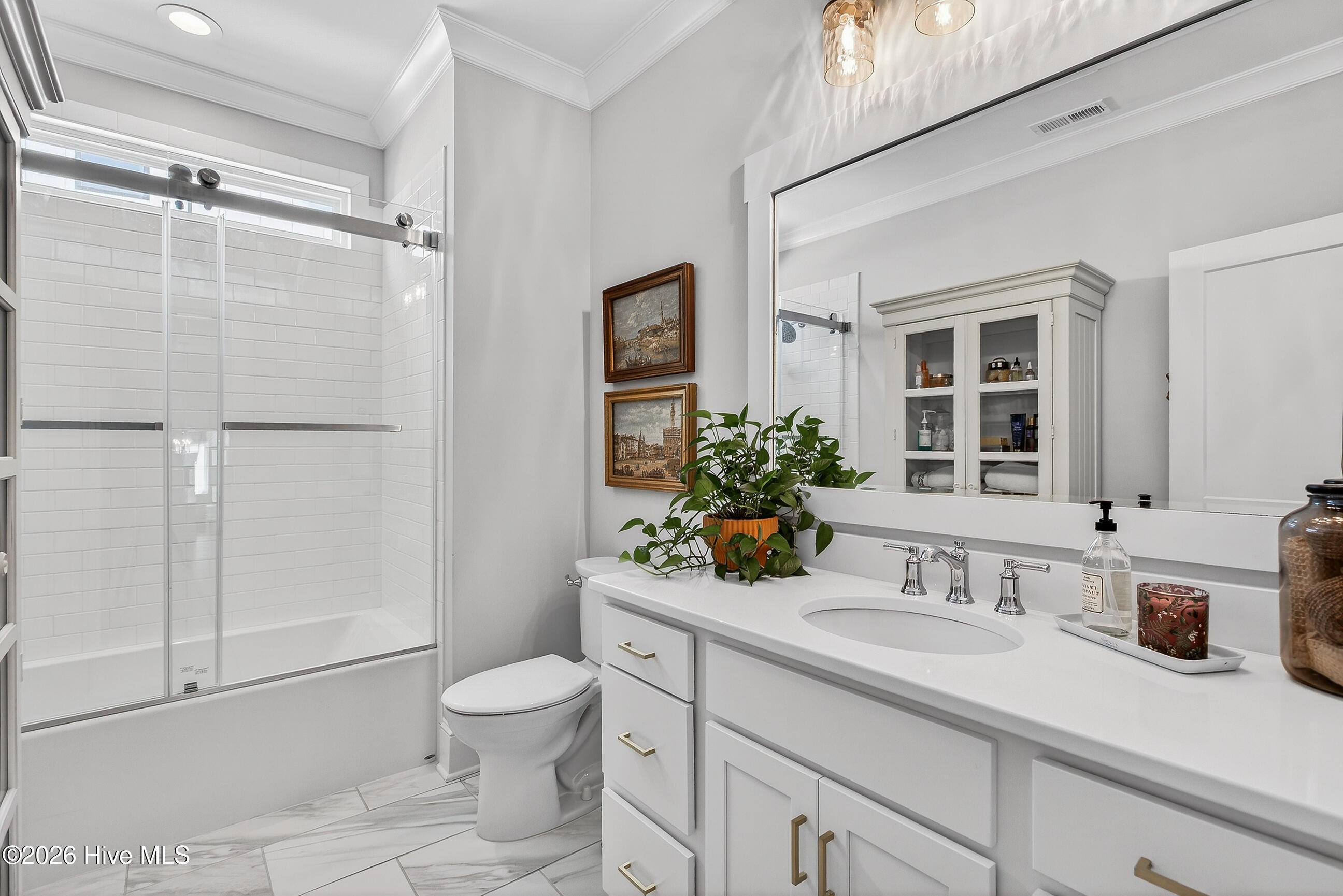 100564541 | Photo 44