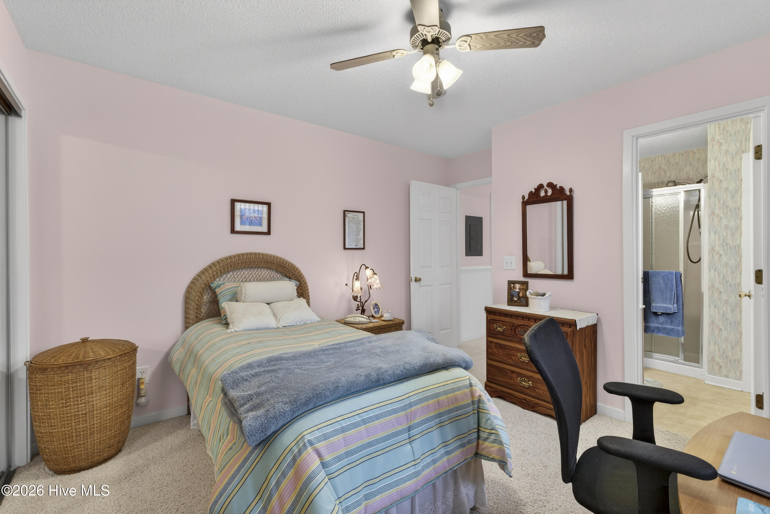 100557206 | Photo 12