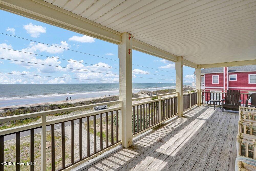 100567511 | Photo 32