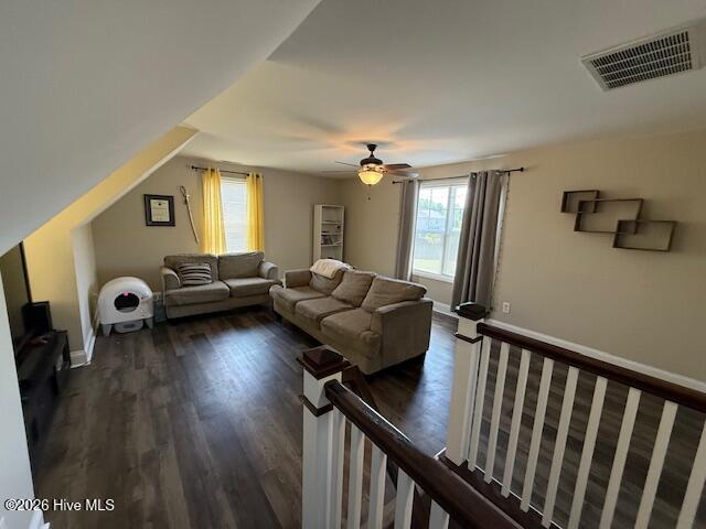 100568953 | Photo 28