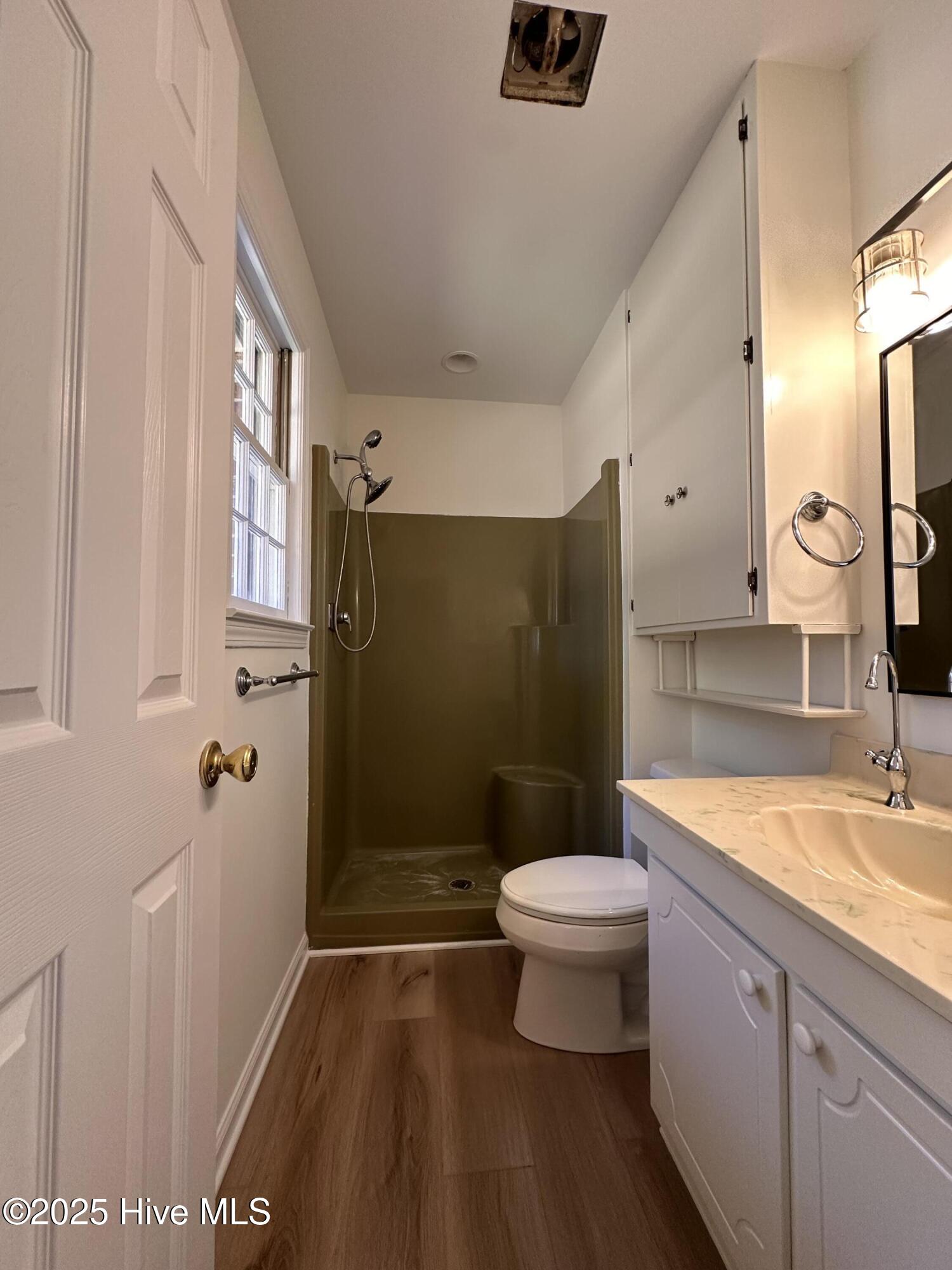 100541035 | Photo 24