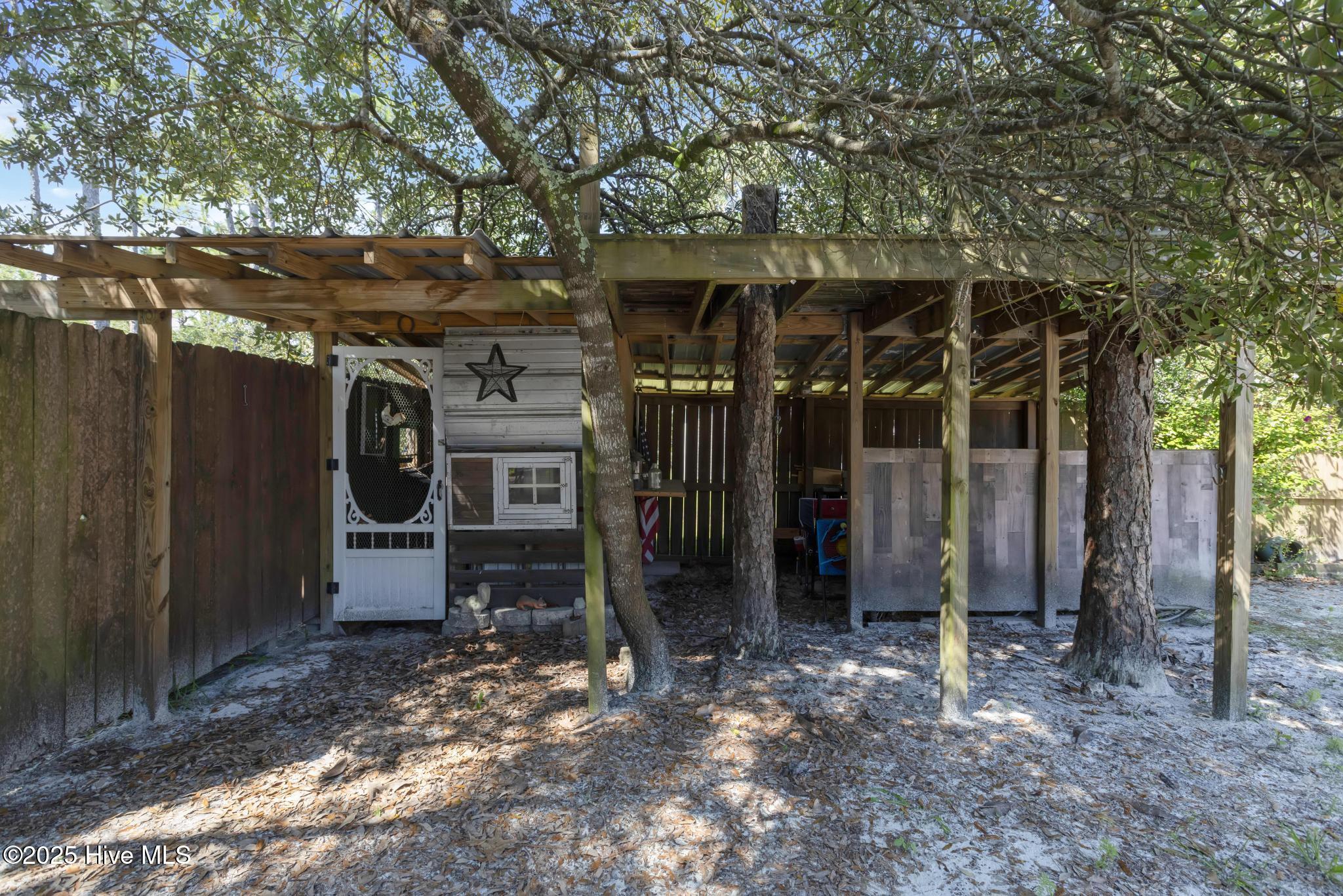 100527008 | Photo 26