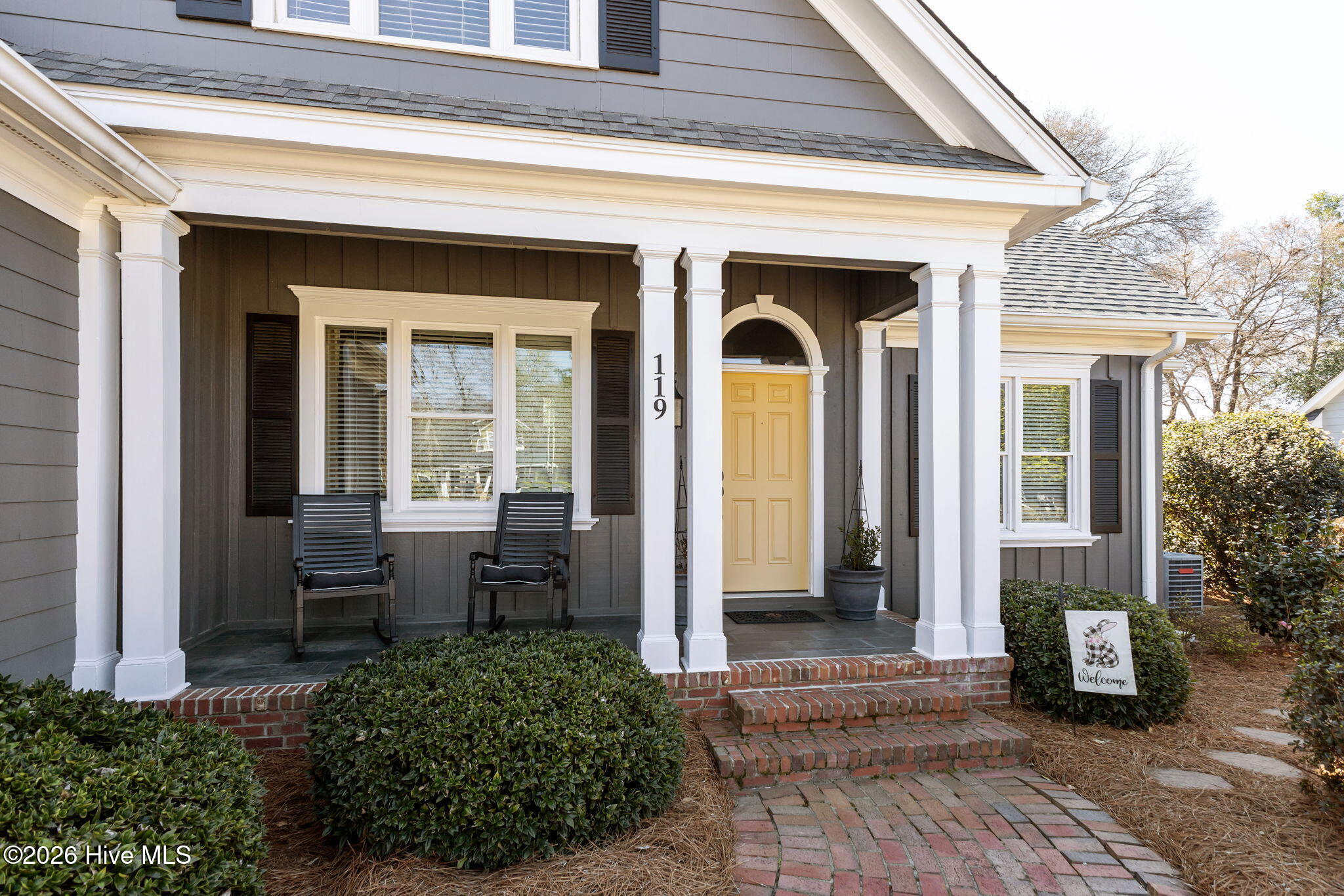 100564059 | Photo 44