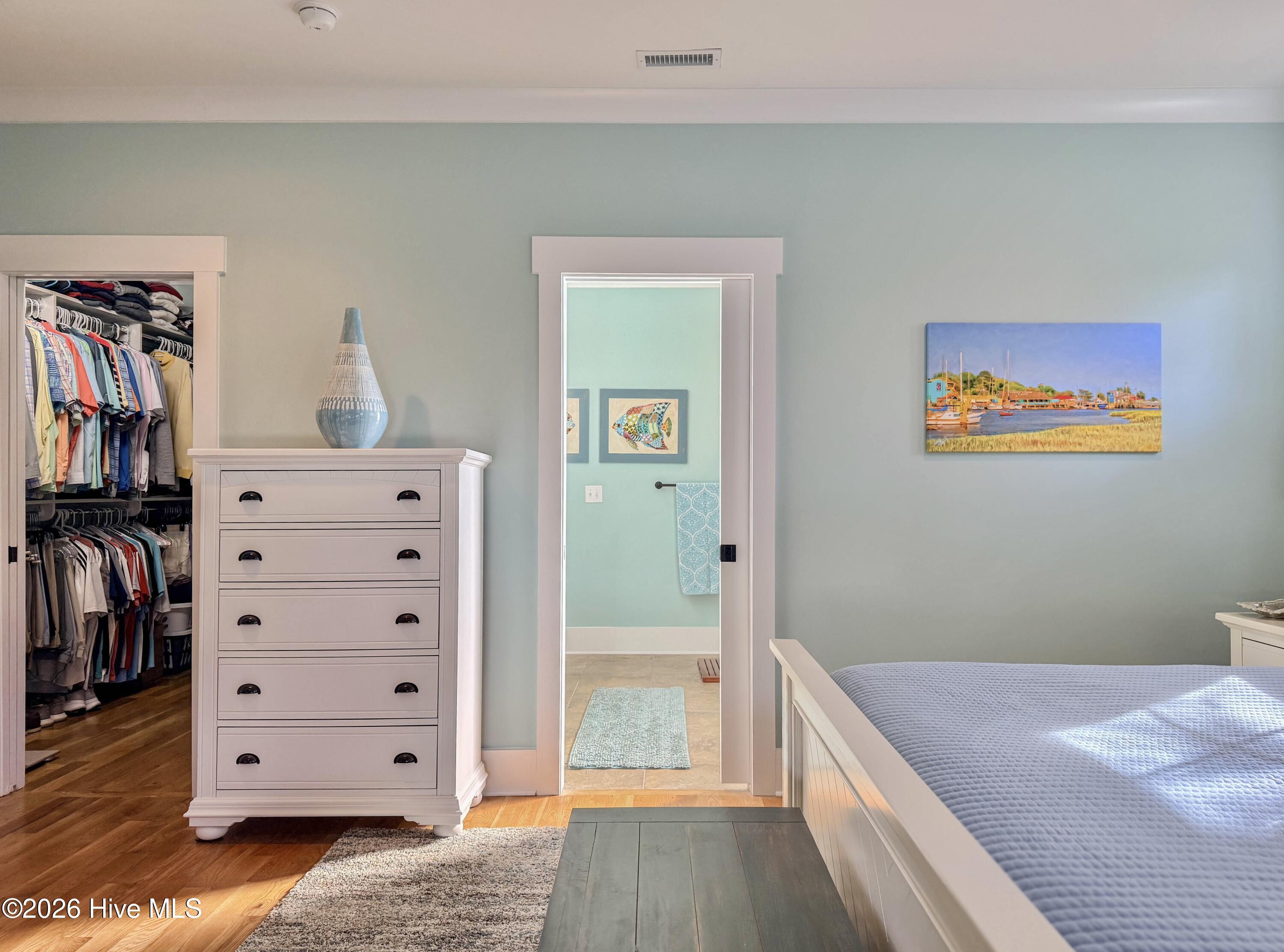 100548622 | Photo 31