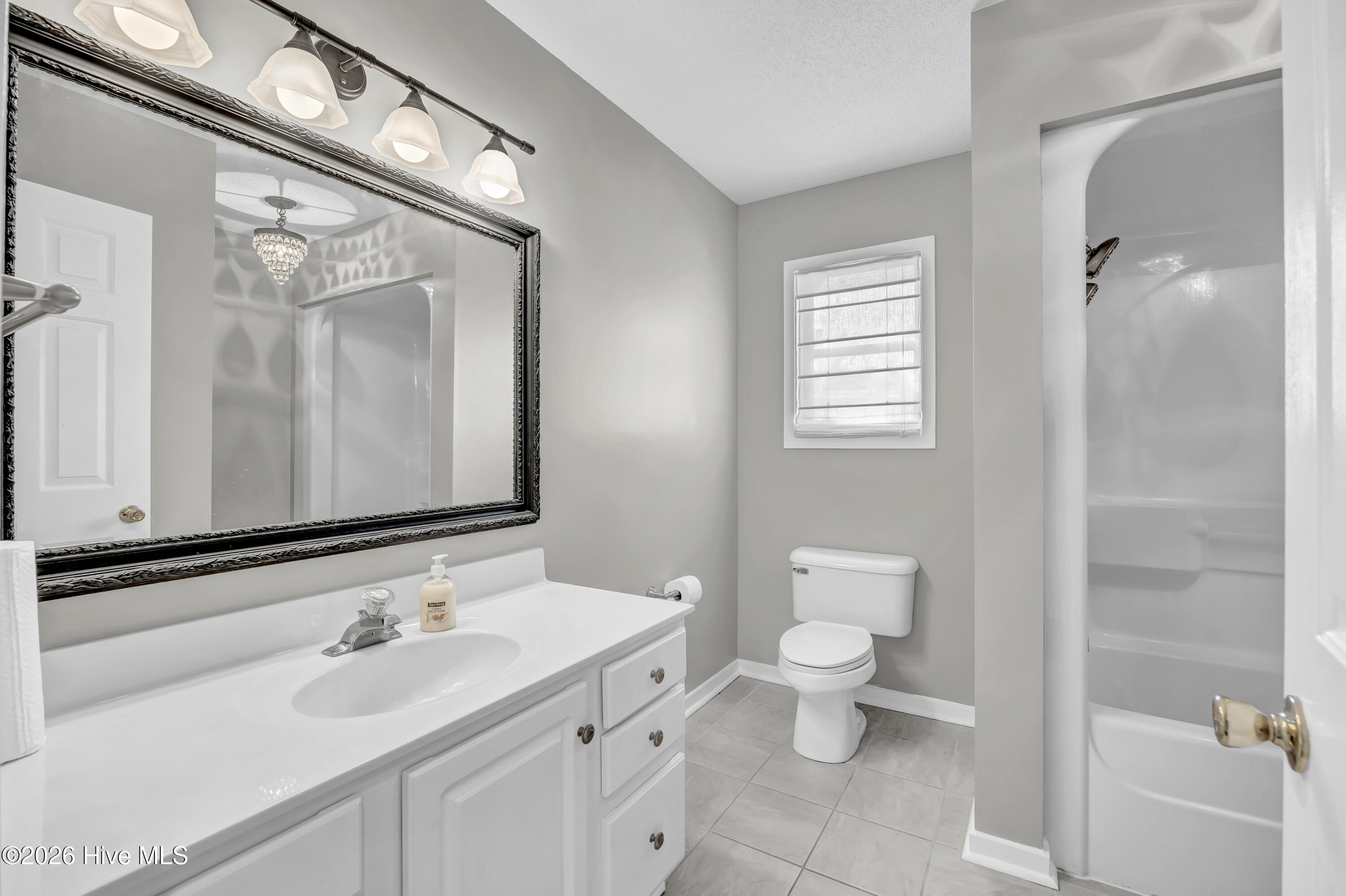 100569442 | Photo 18