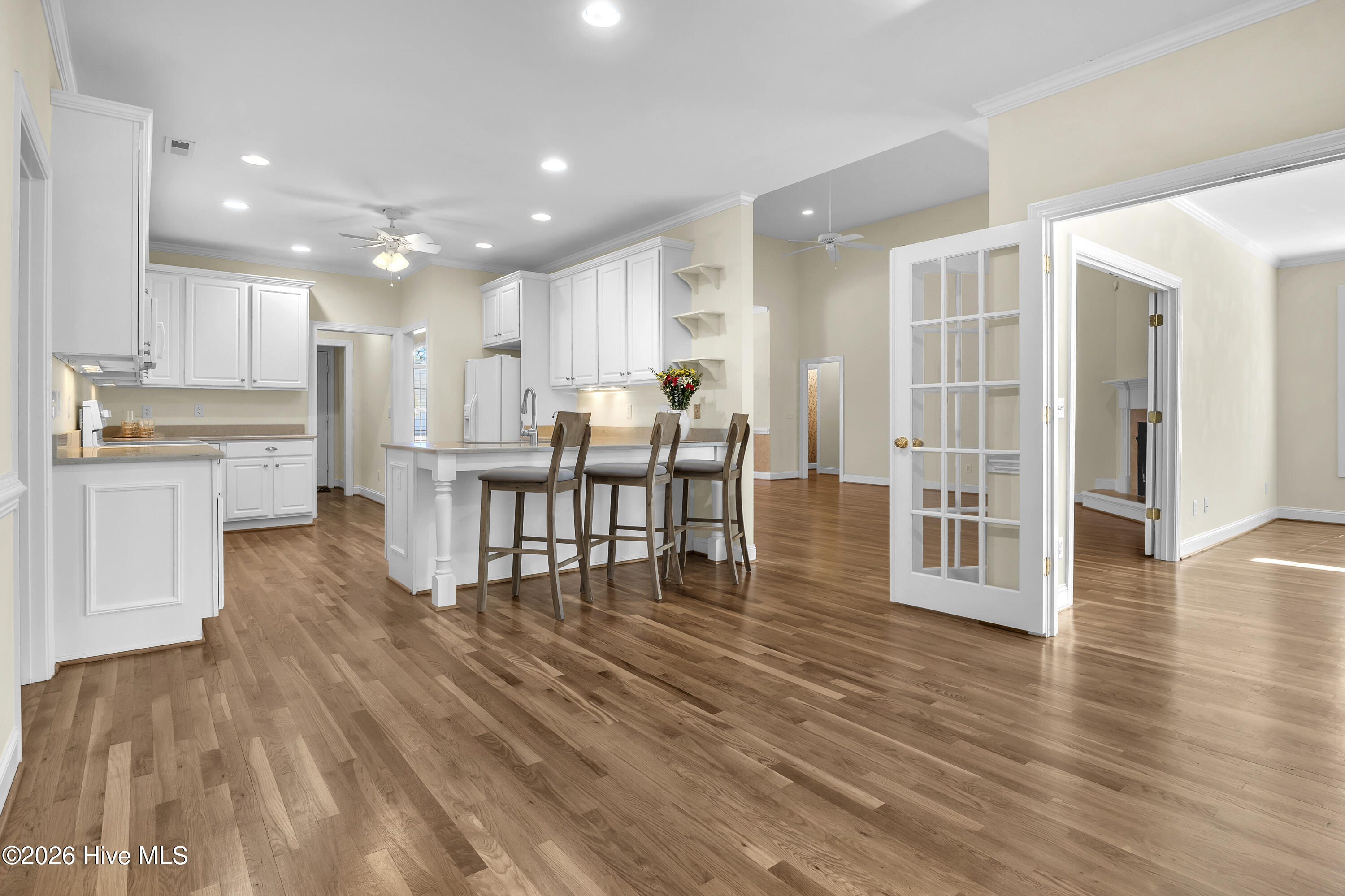 100549882 | Photo 14