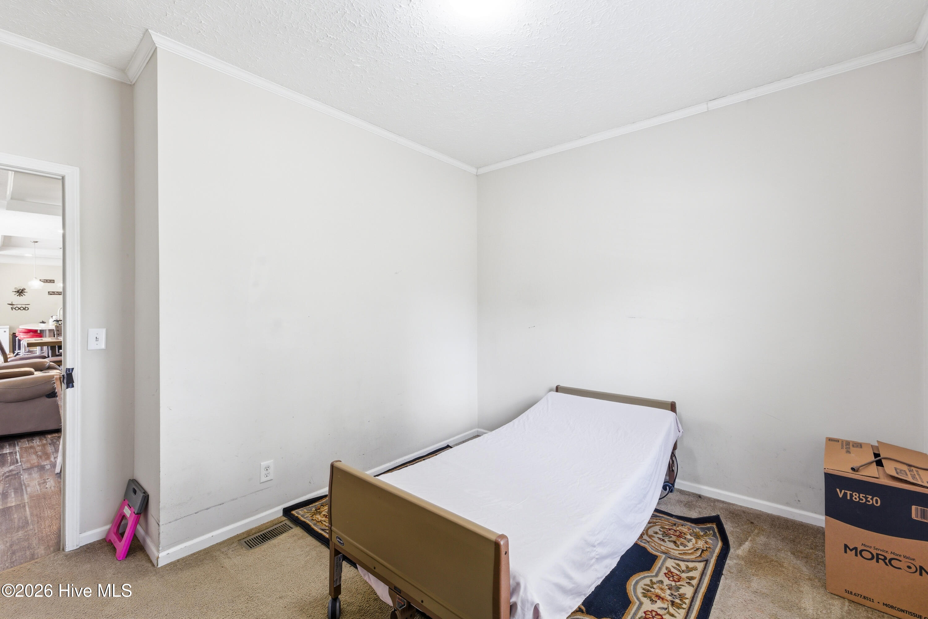 100565815 | Photo 22