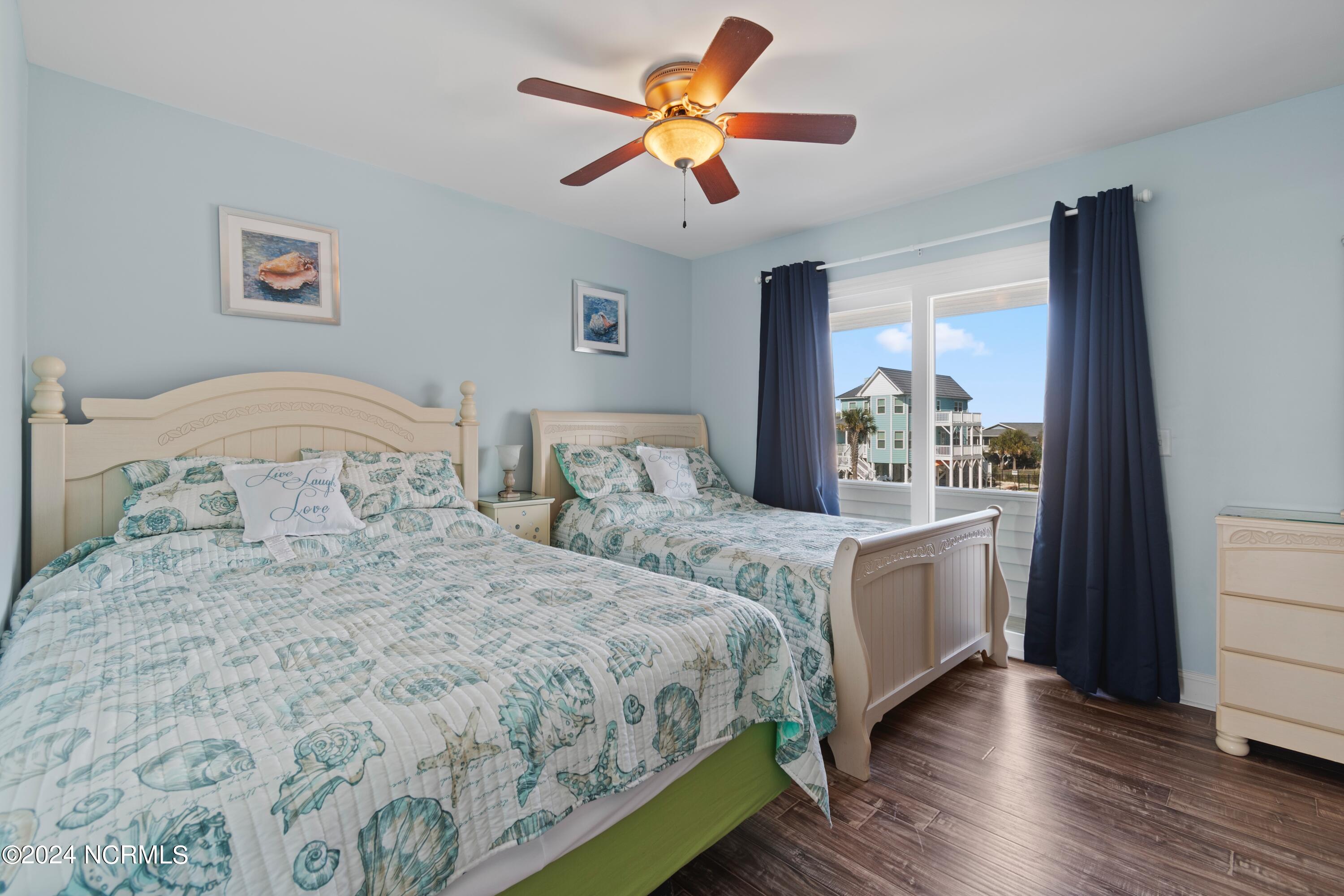 100547764 | Photo 30