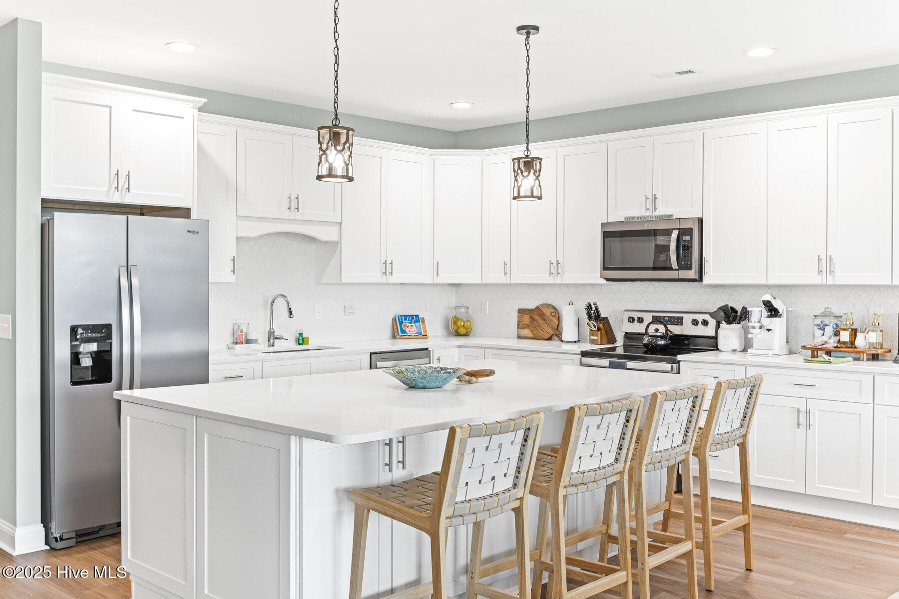 100508763 | Photo 21