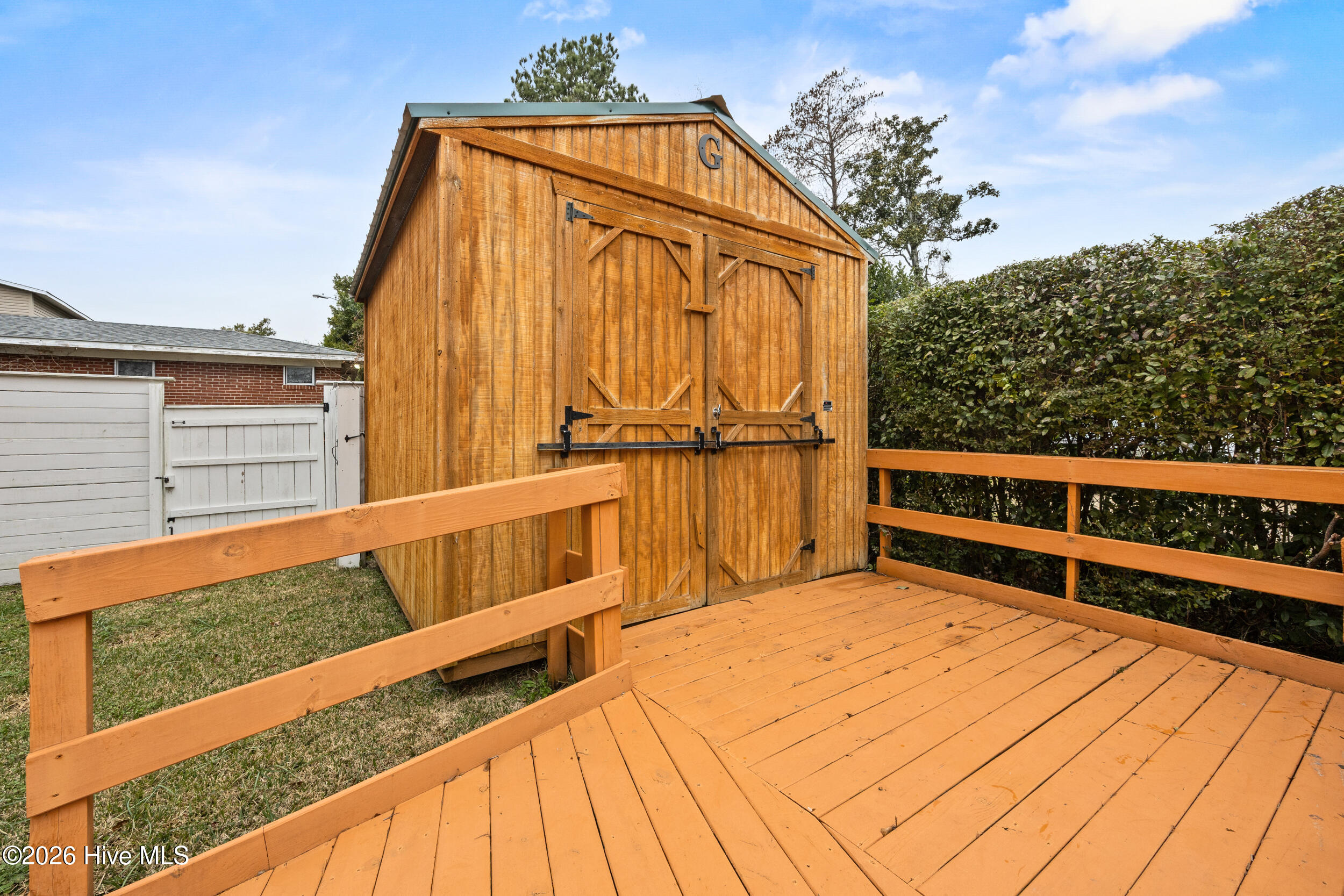 100554132 | Photo 37