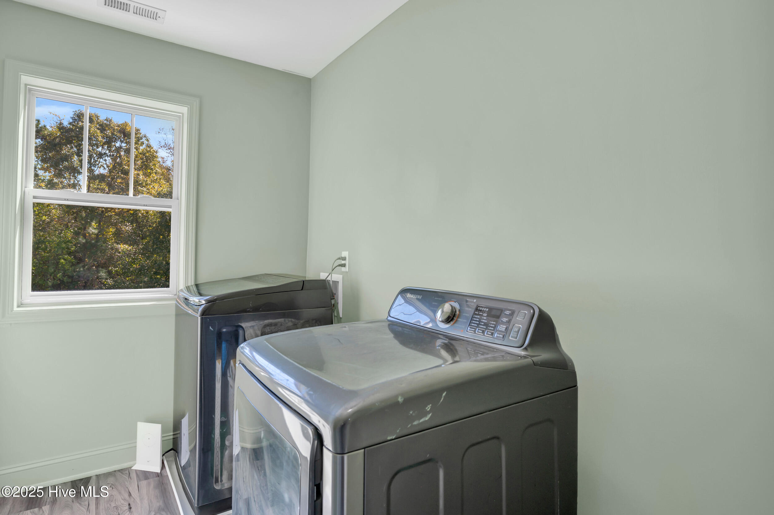 100538065 | Photo 23