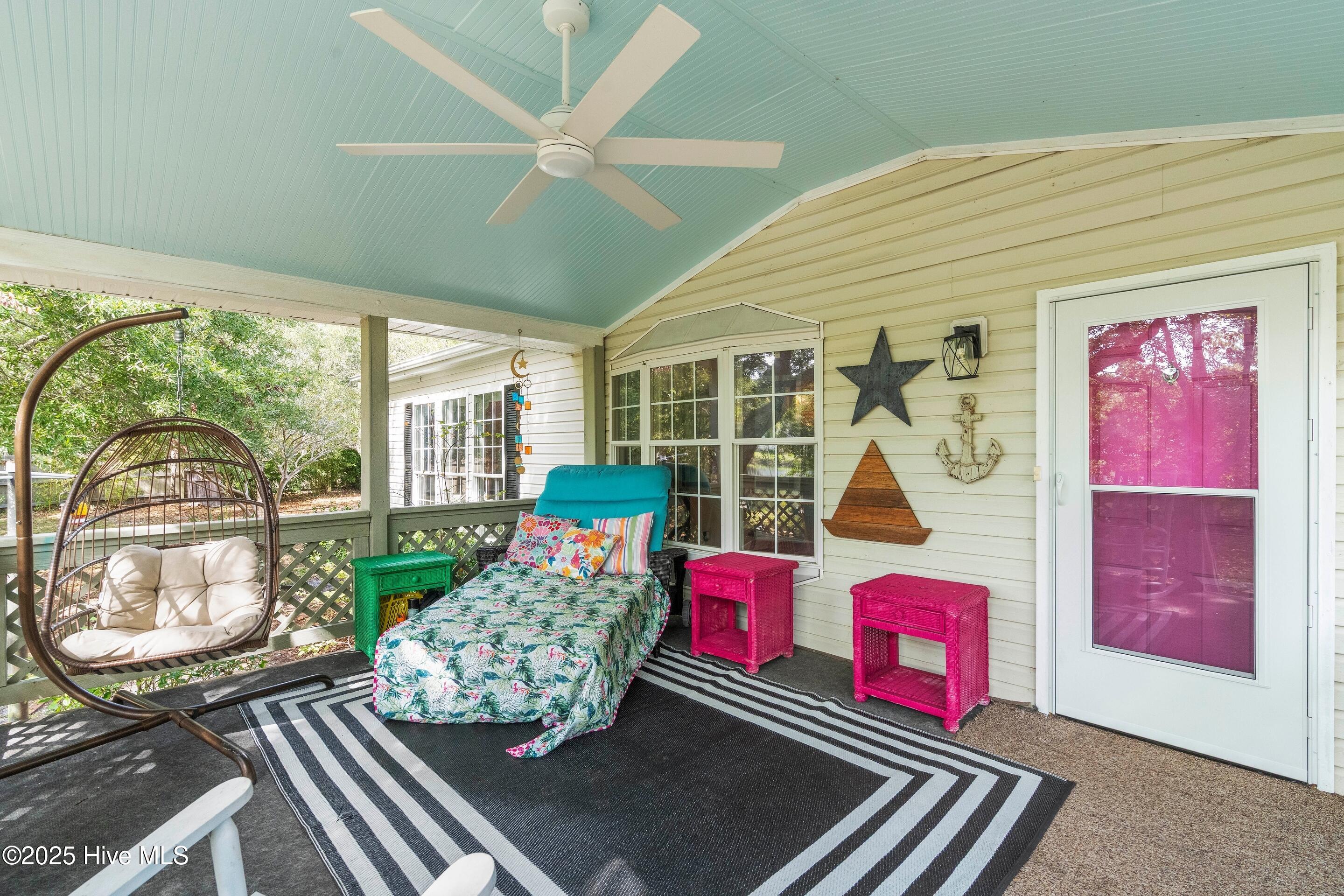 100535667 | Photo 48