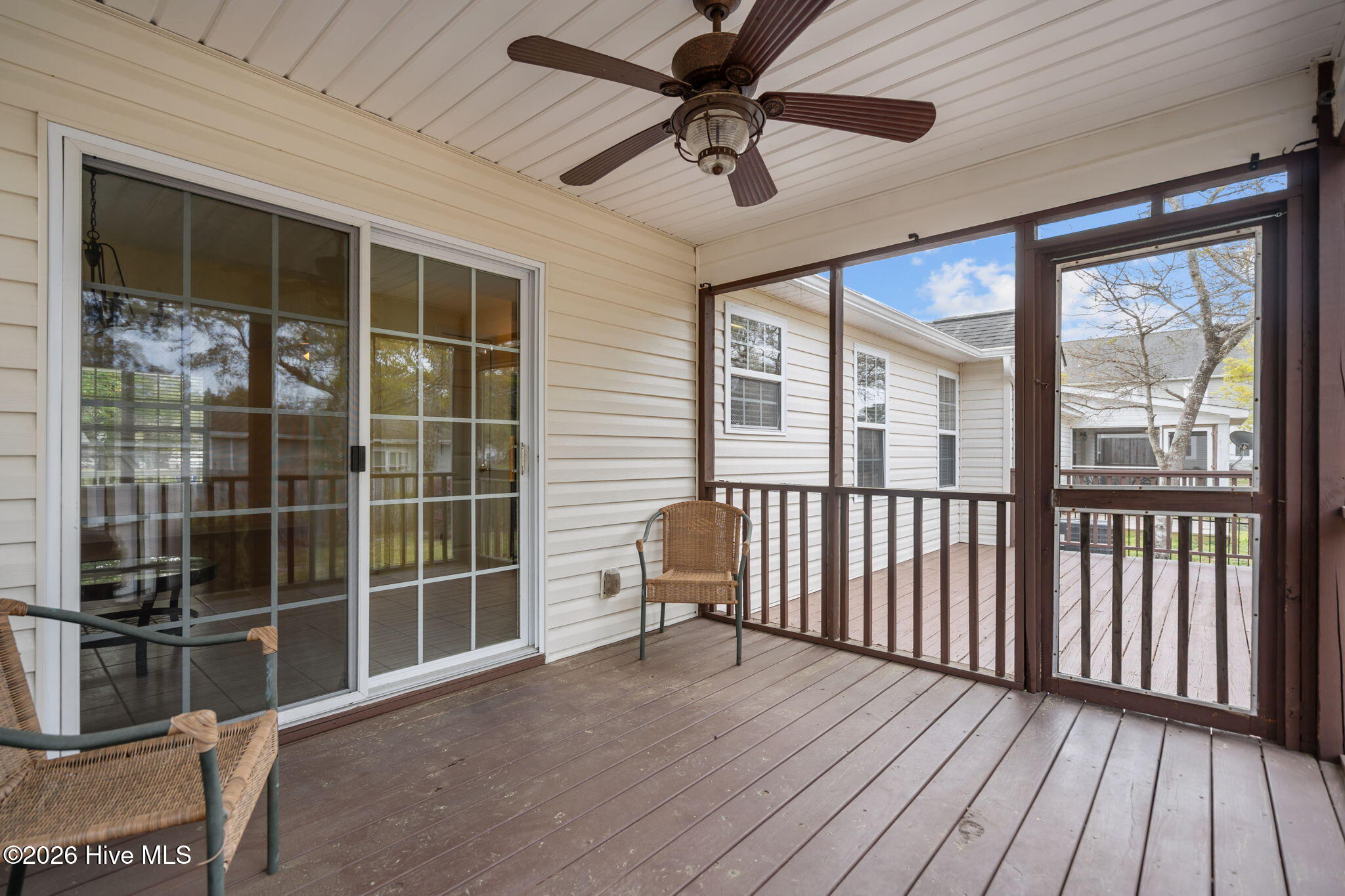 100564732 | Photo 16