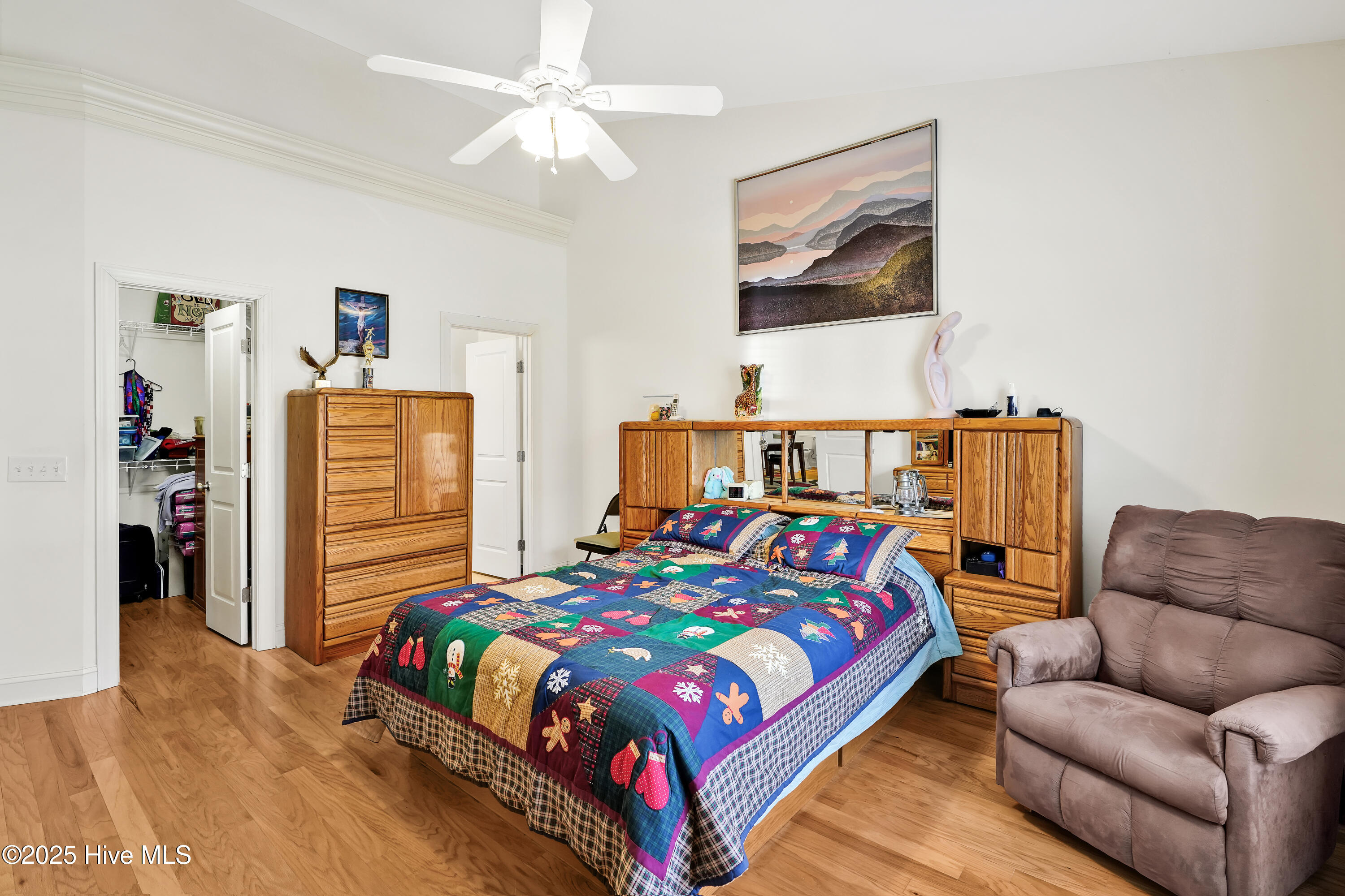 100564897 | Photo 23