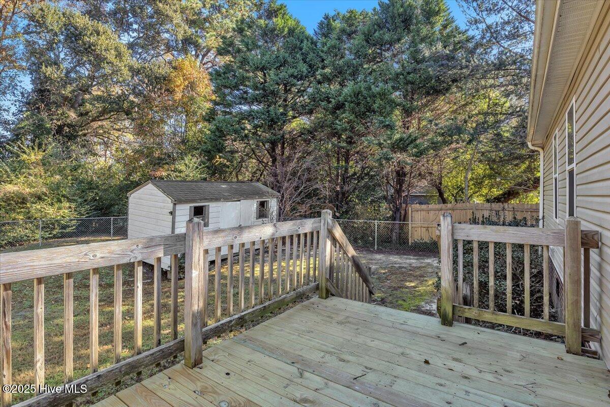 100543135 | Photo 30