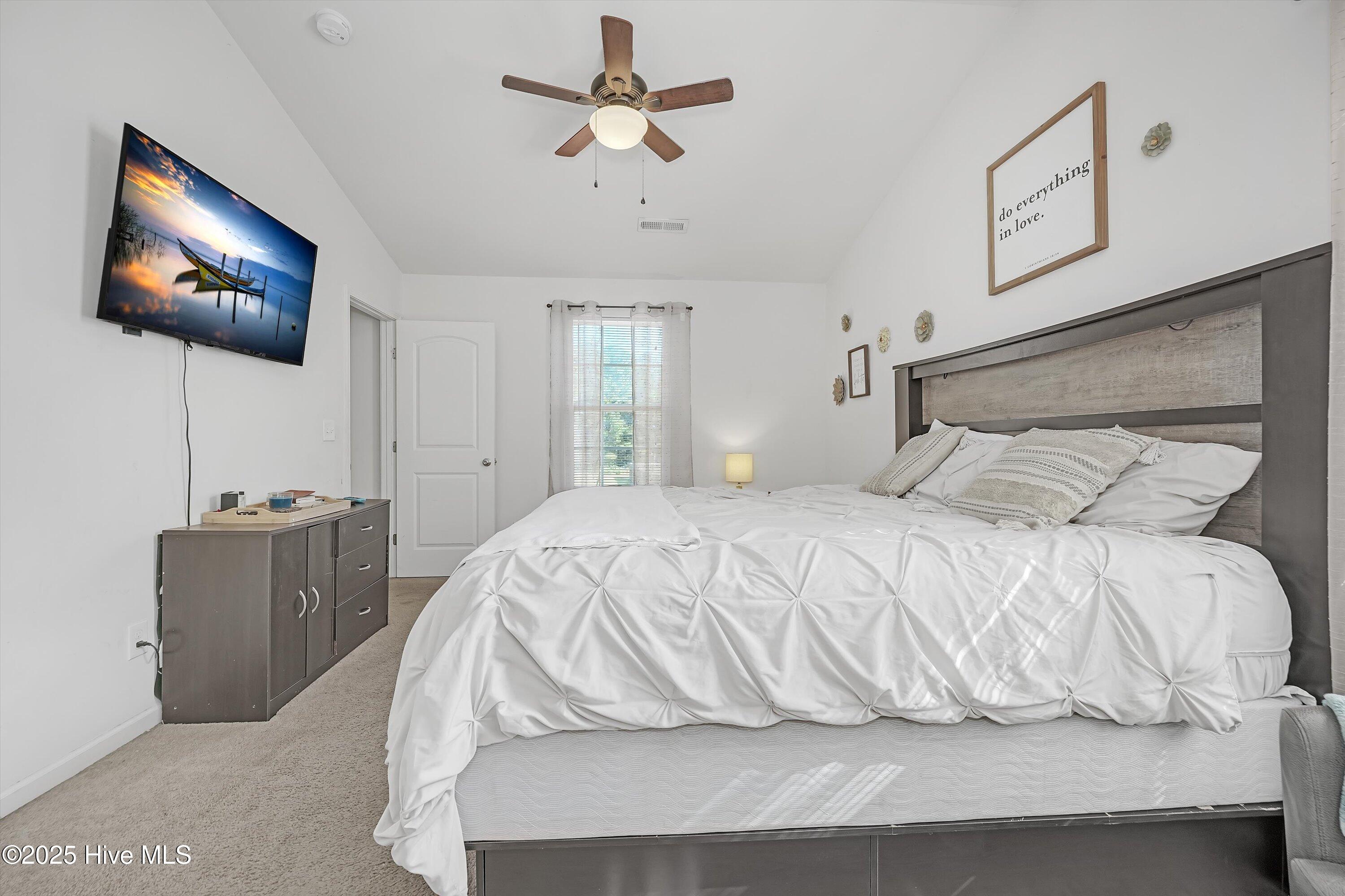 100532603 | Photo 14