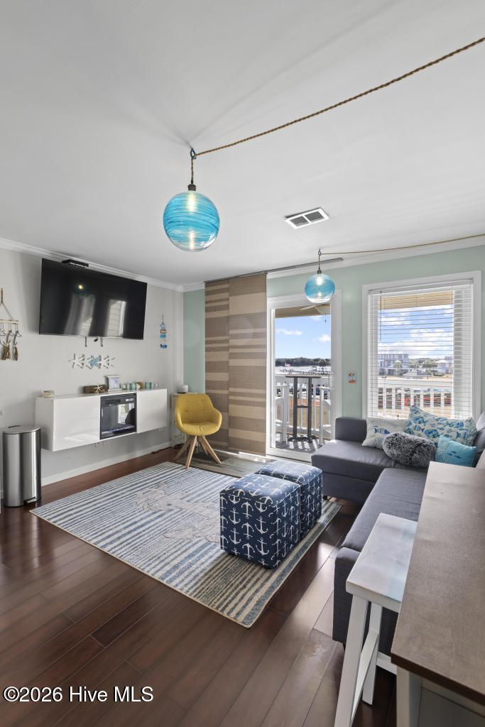 100551808 | Photo 11