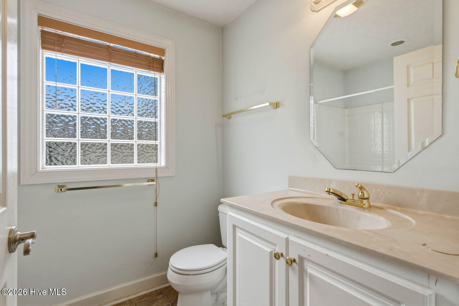 100559475 | Photo 32