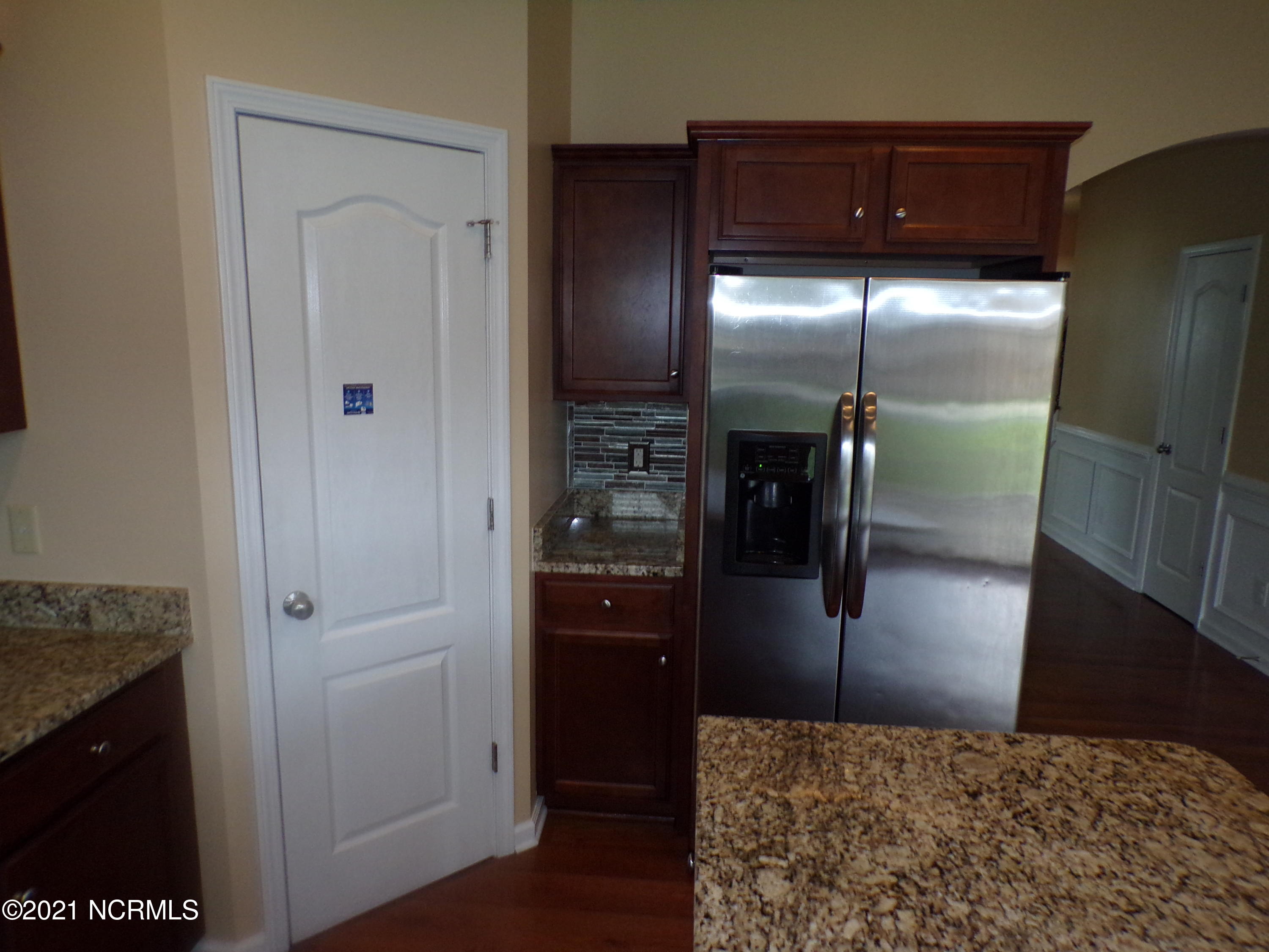 100559579 | Photo 16