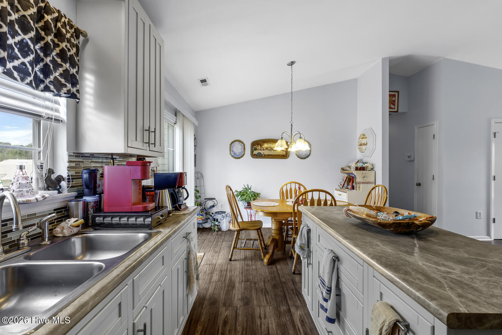 100560004 | Photo 12