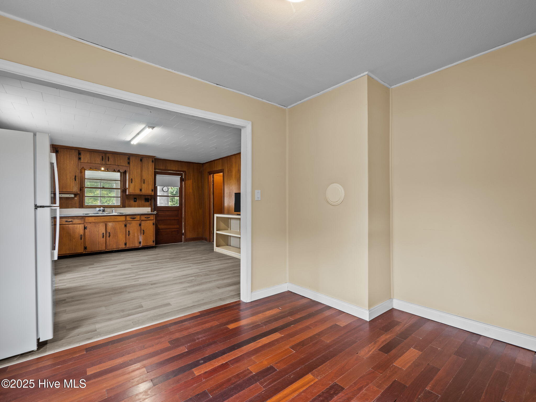 100548844 | Photo 13