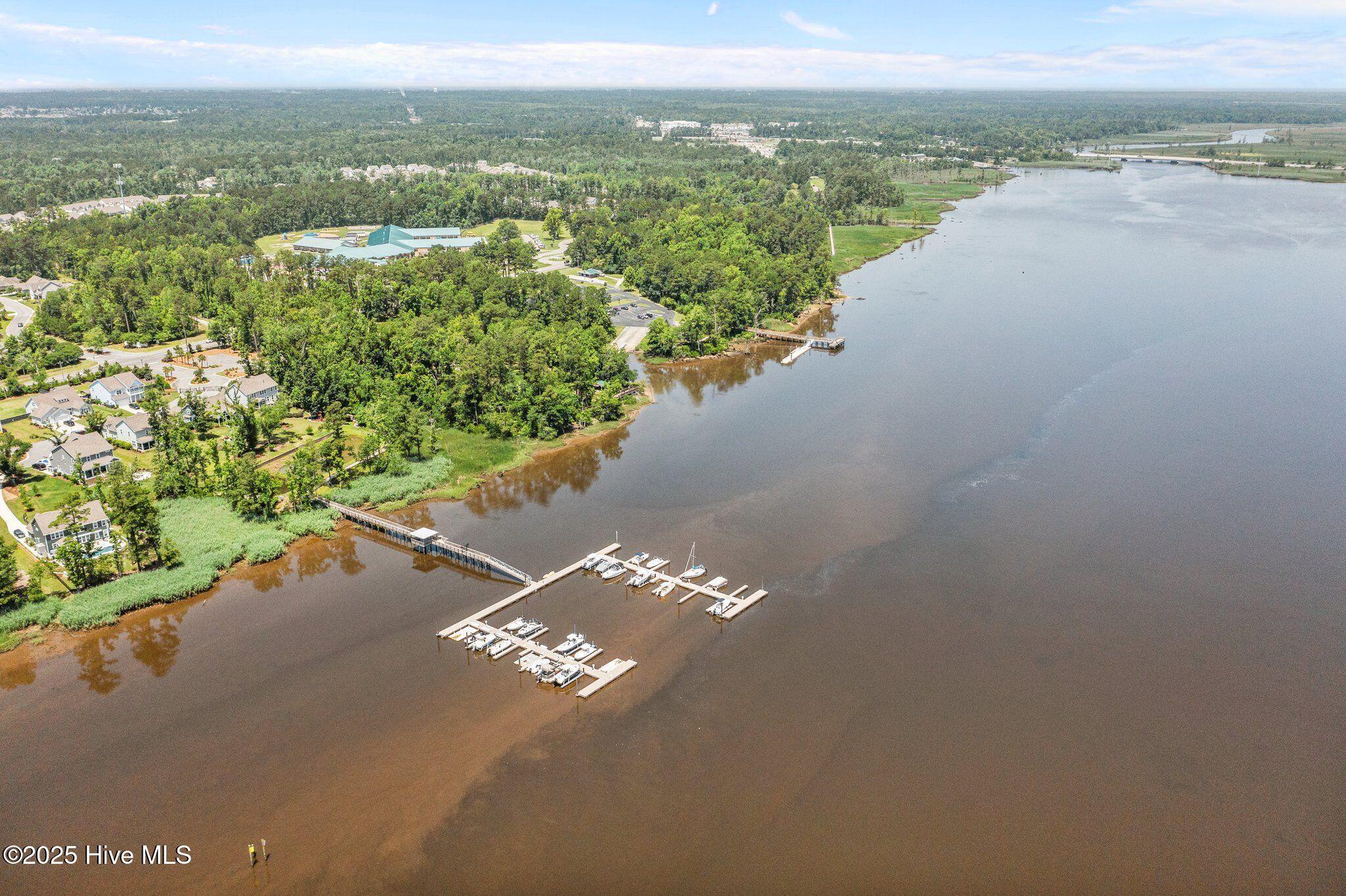 100545229 | Photo 47