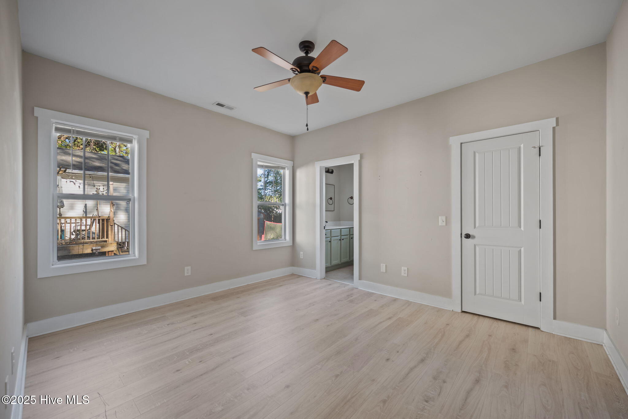 100544828 | Photo 34