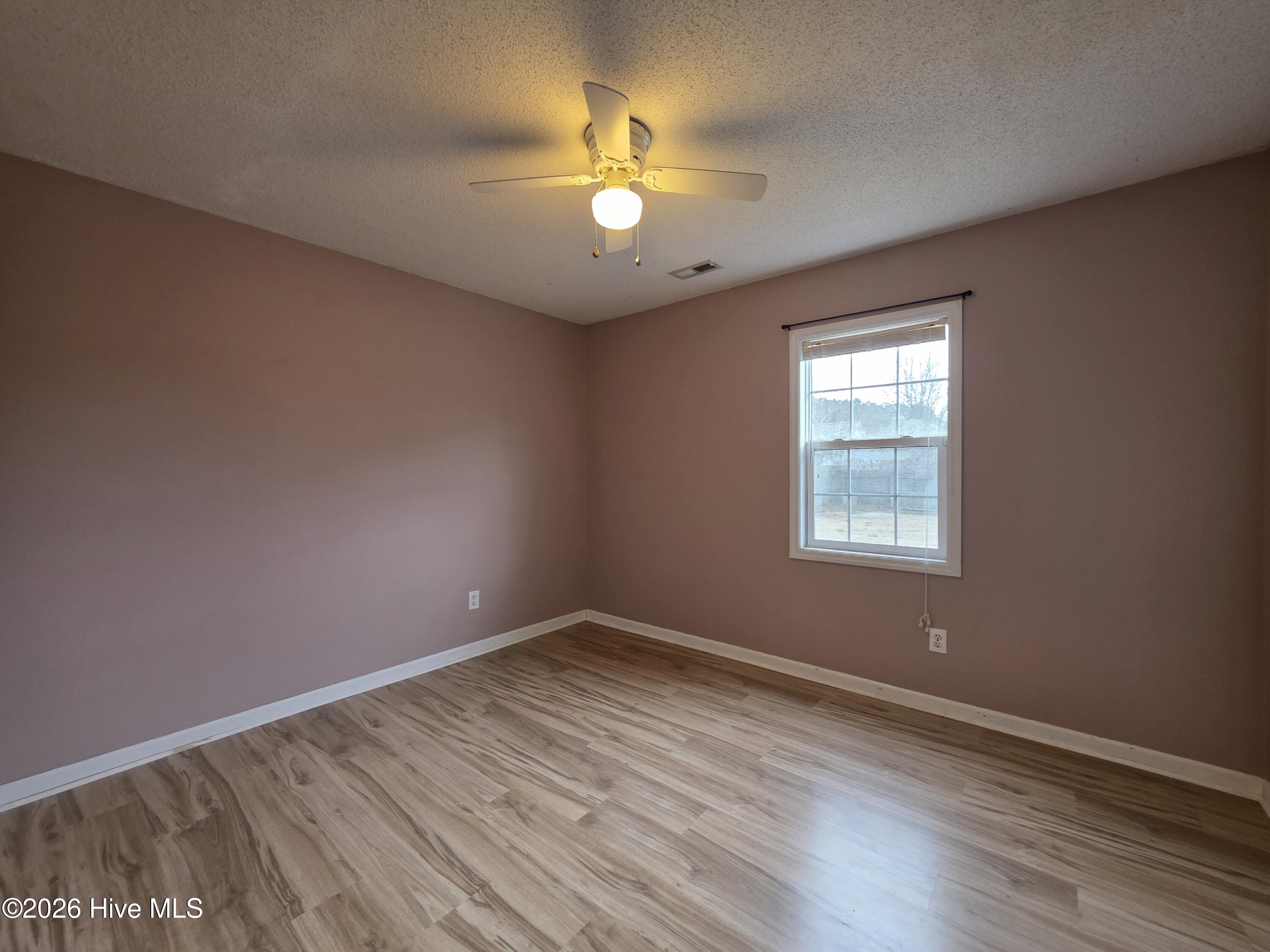 100555811 | Photo 11