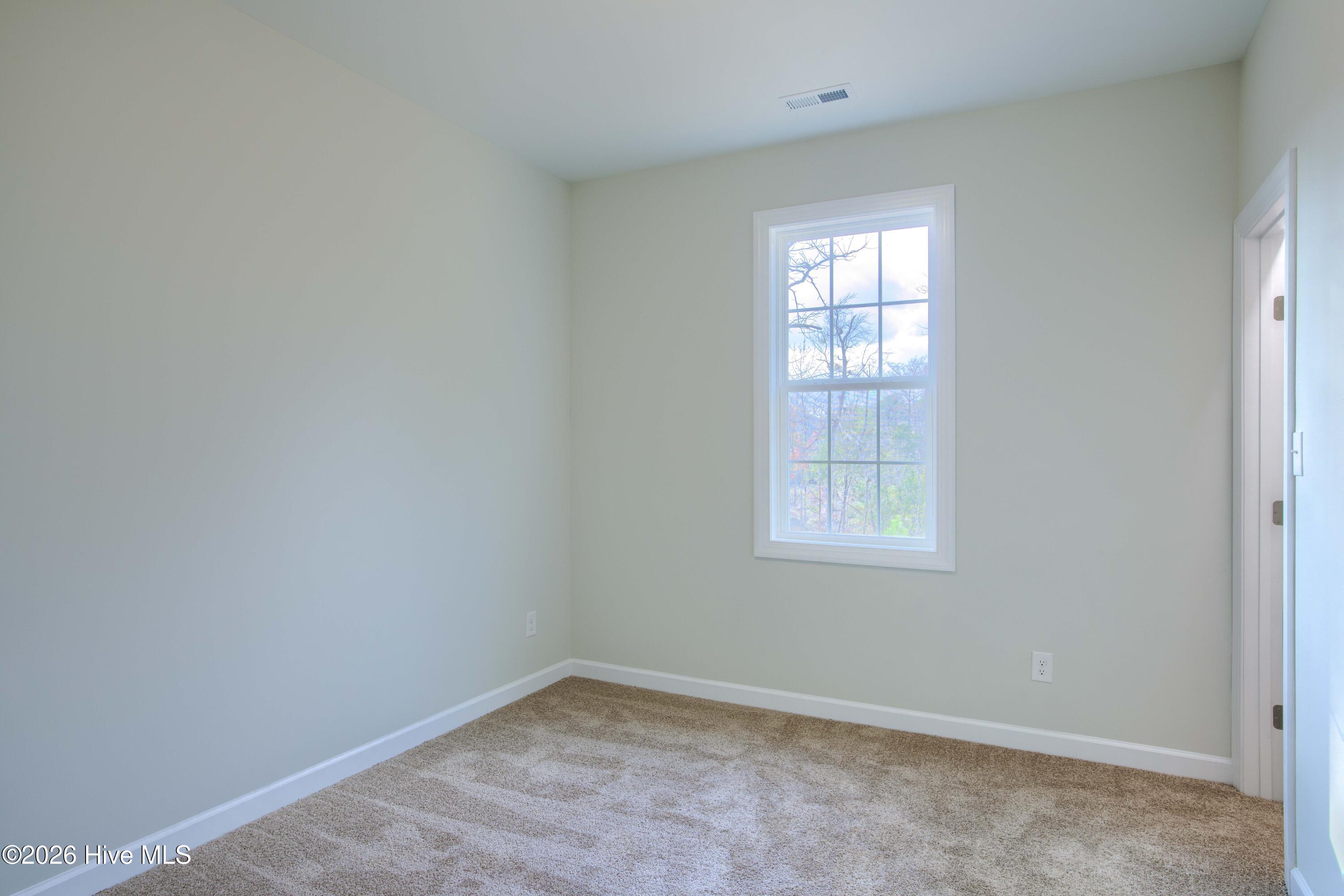 100526870 | Photo 34