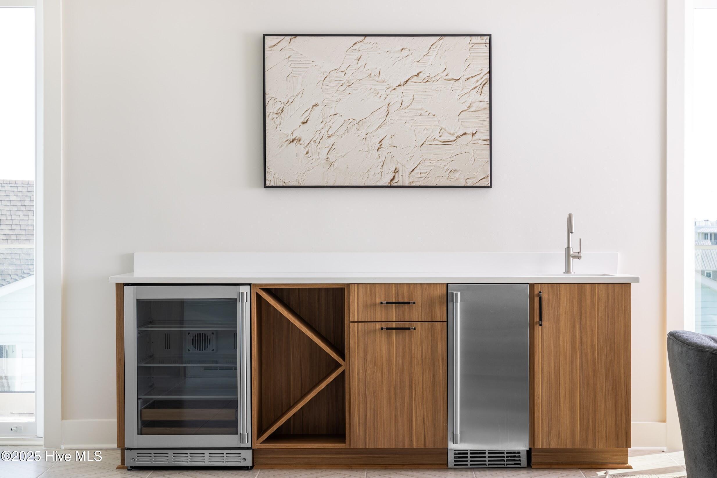 100503115 | Photo 12