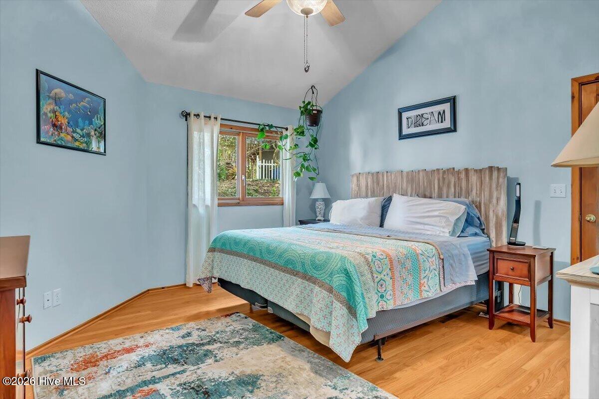 100561735 | Photo 31