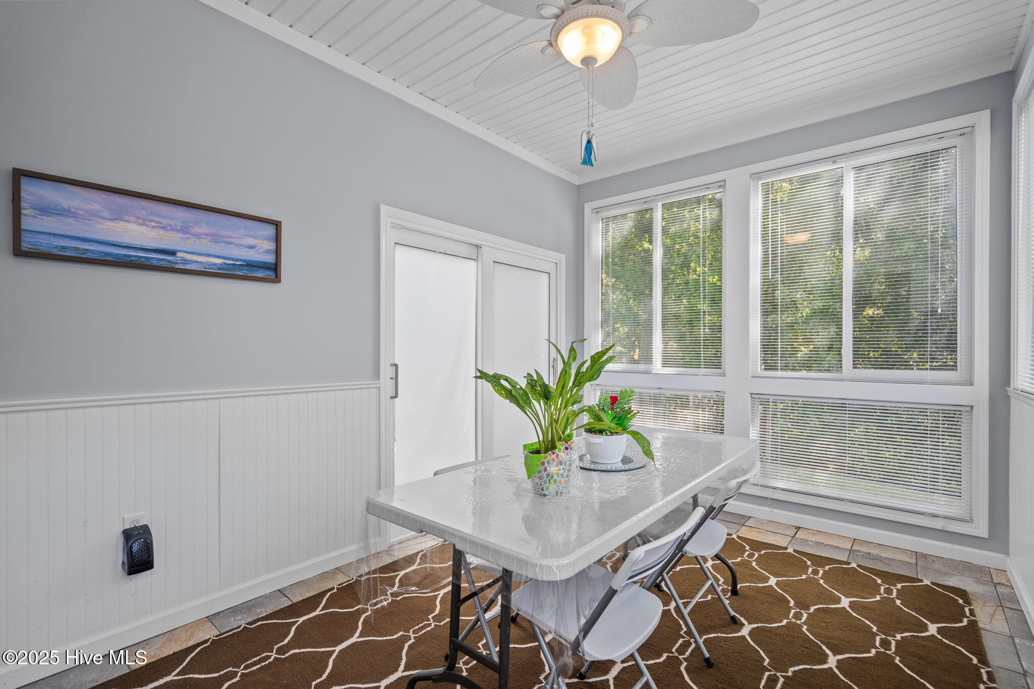 100515173 | Photo 31