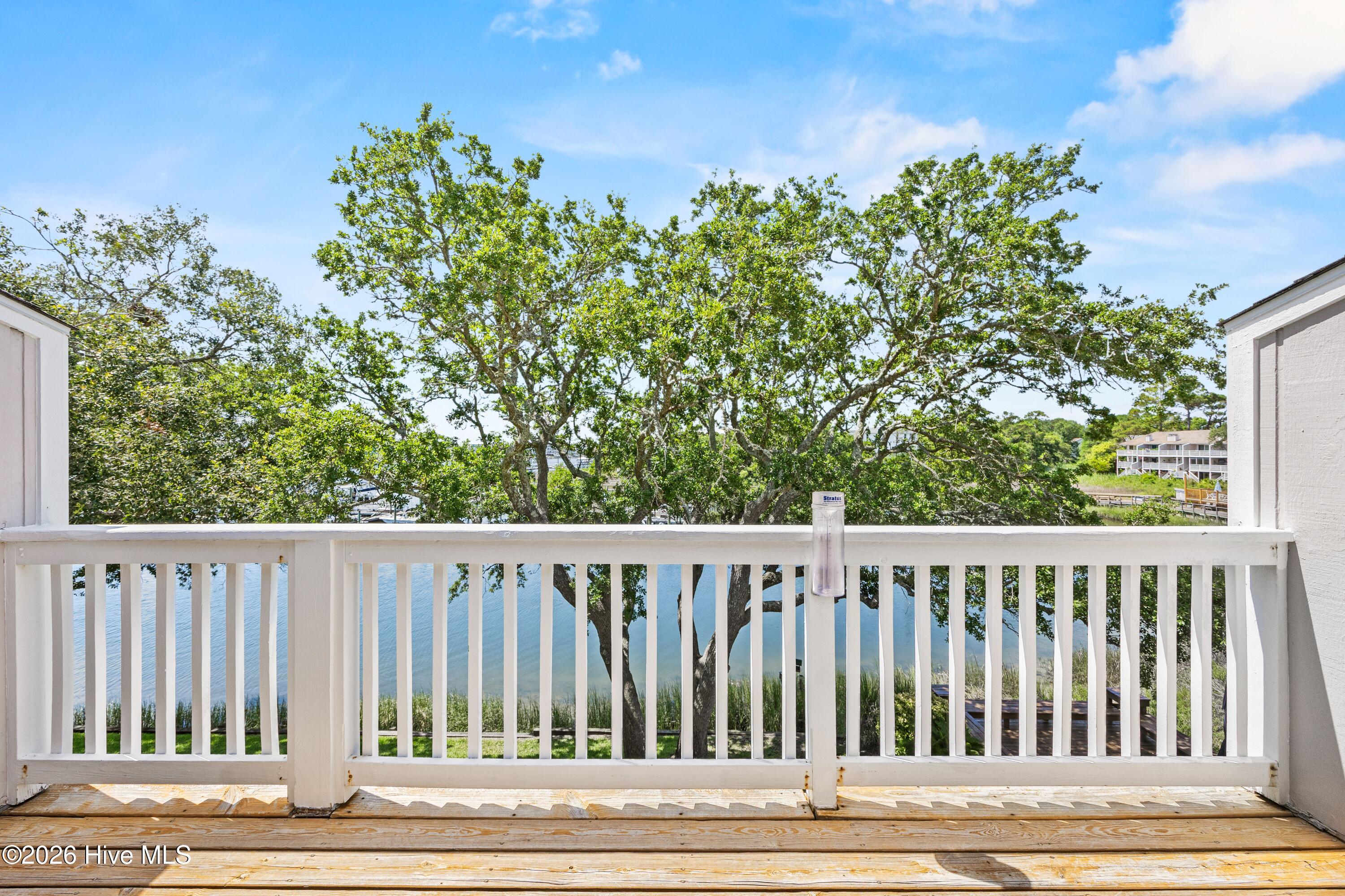 100584217 | Photo 37
