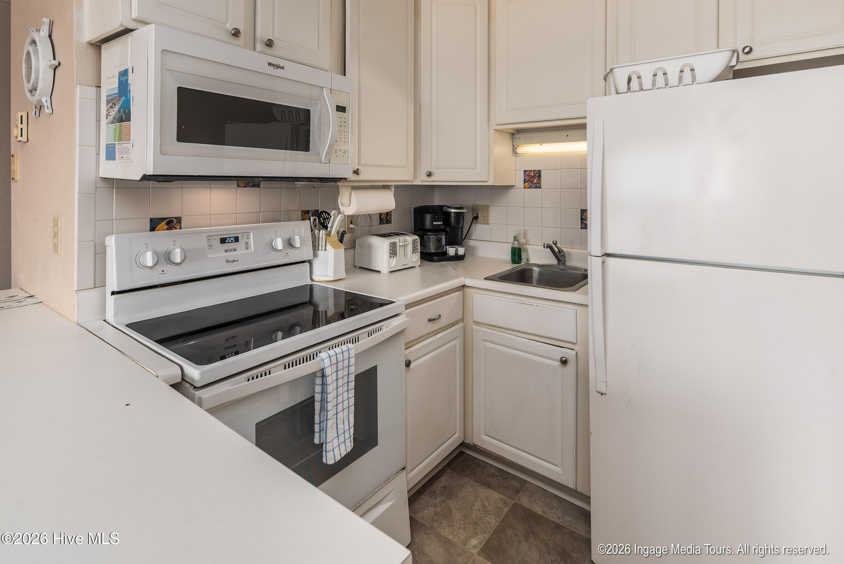 100548603 | Photo 15