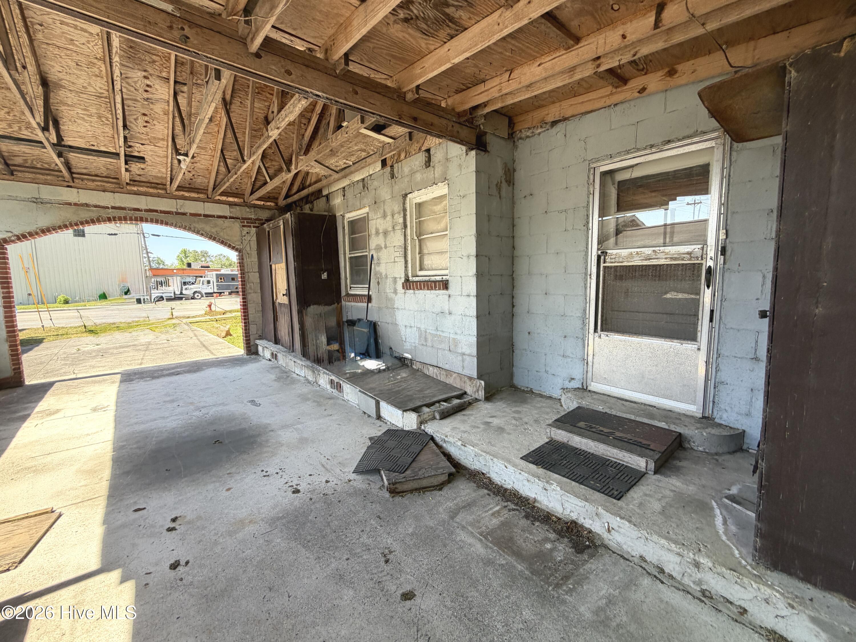 100568518 | Photo 17