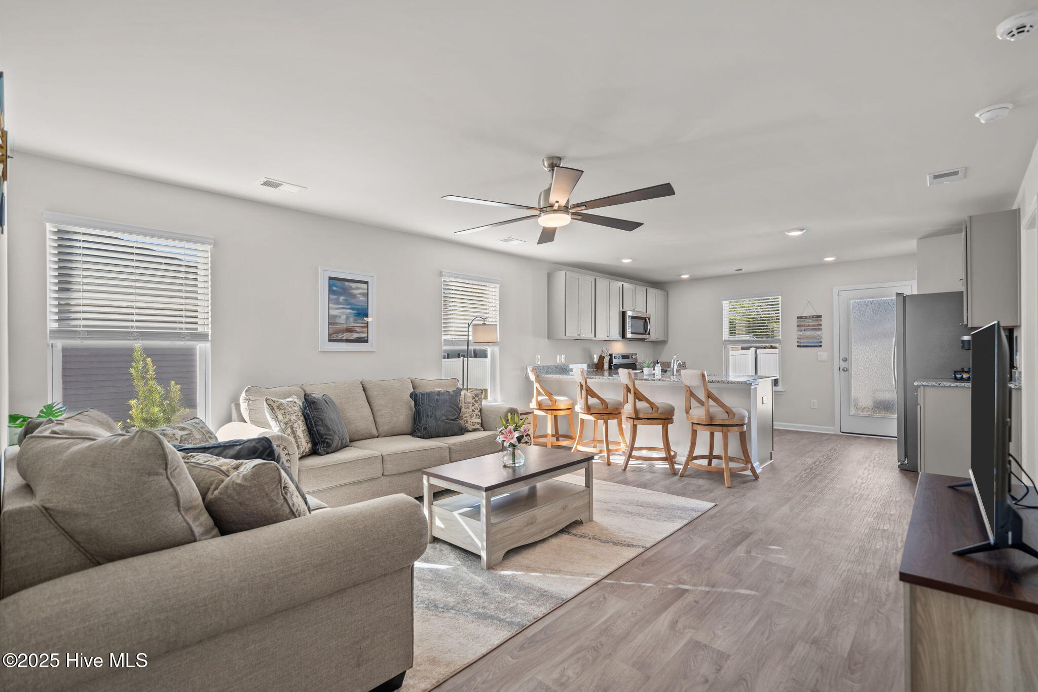 1724 Whispering Pine Street SW, Ocean Isle Beach, NC 28469 – photo 9: 38-web-or-mls-DSC05473