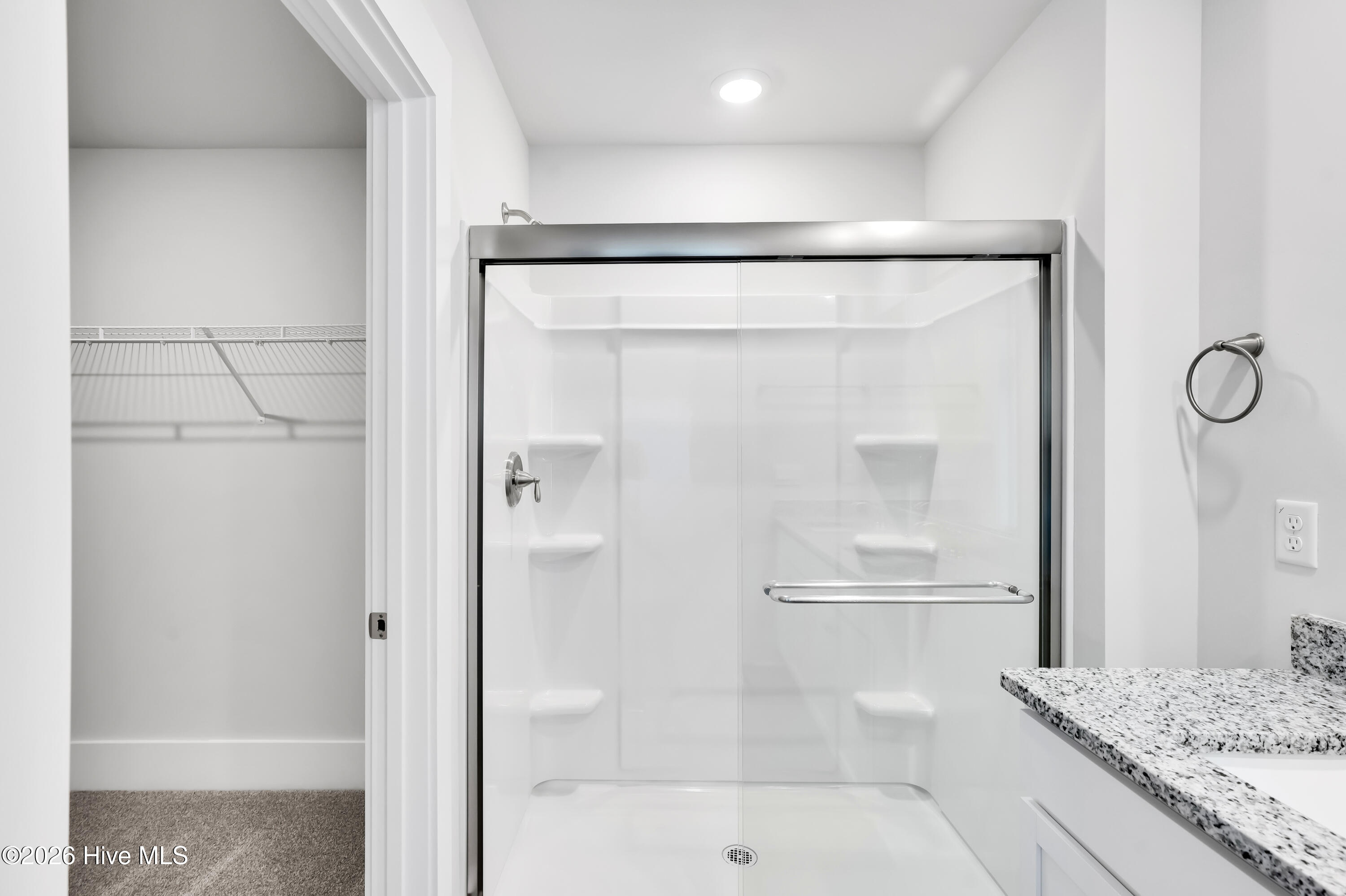 100557300 | Photo 19