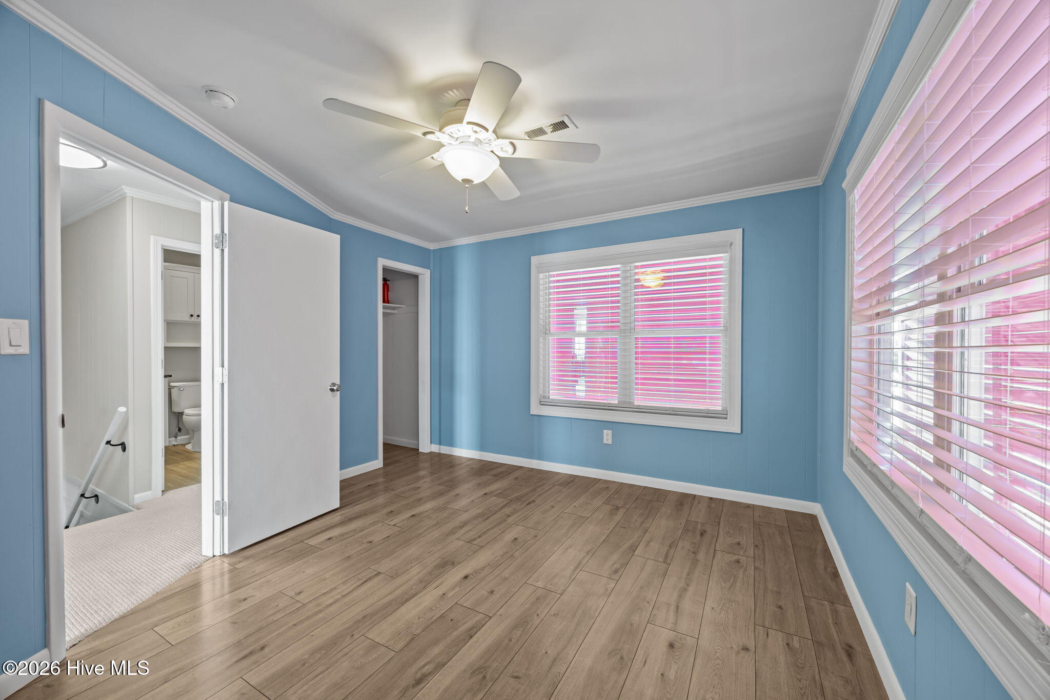 100559652 | Photo 23