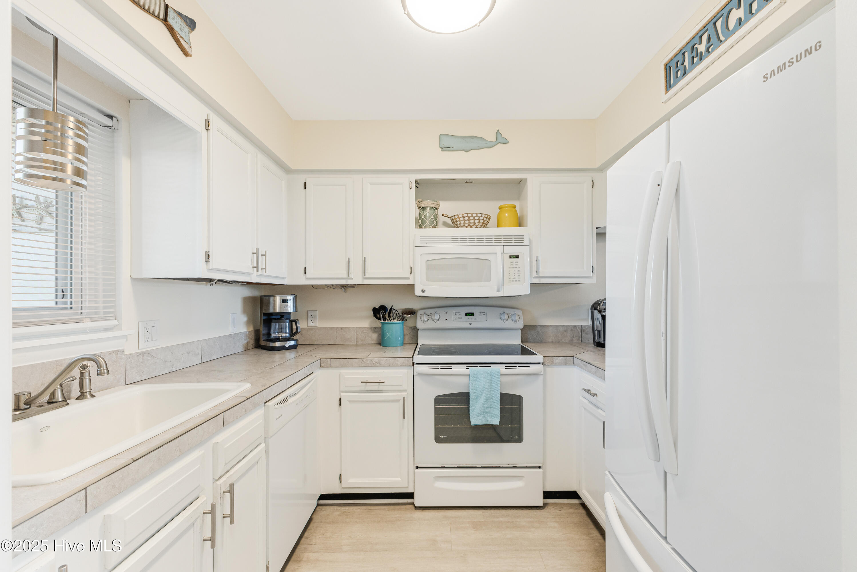 100545293 | Photo 19