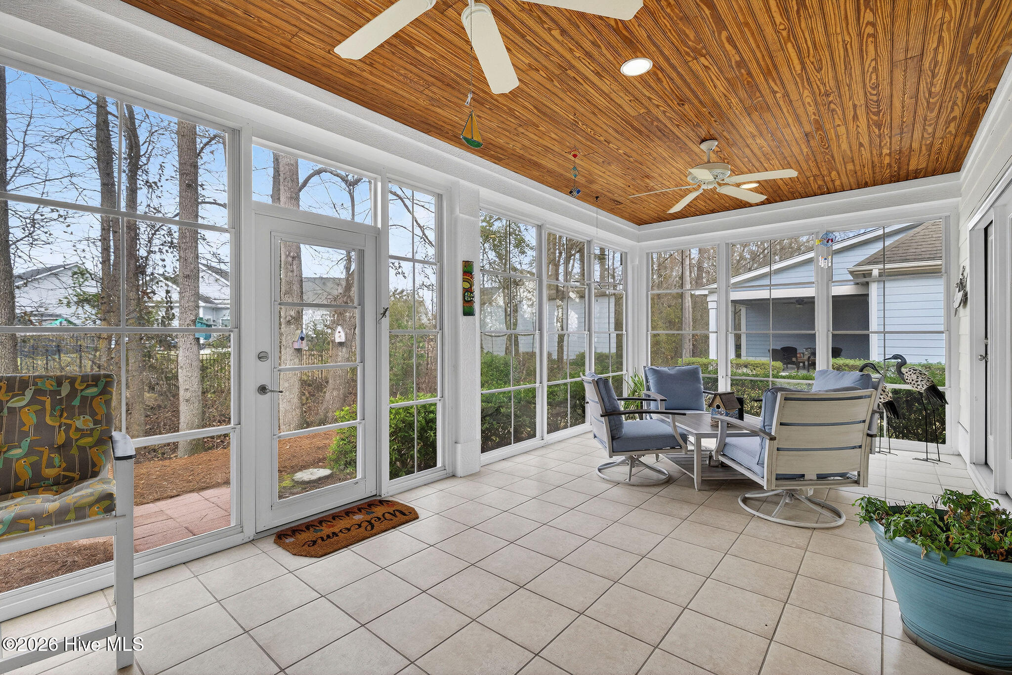 100557574 | Photo 43