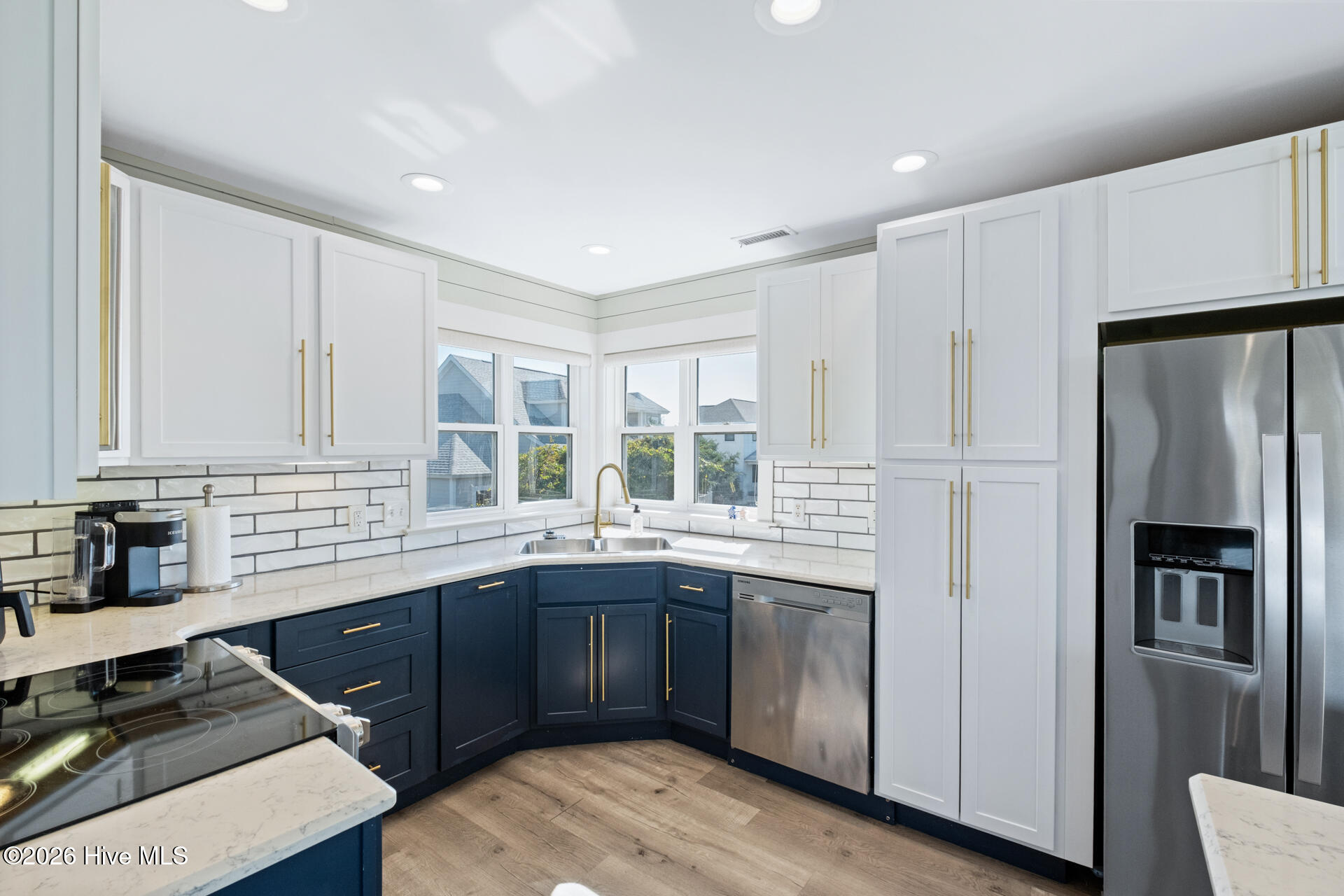 100556120 | Photo 37