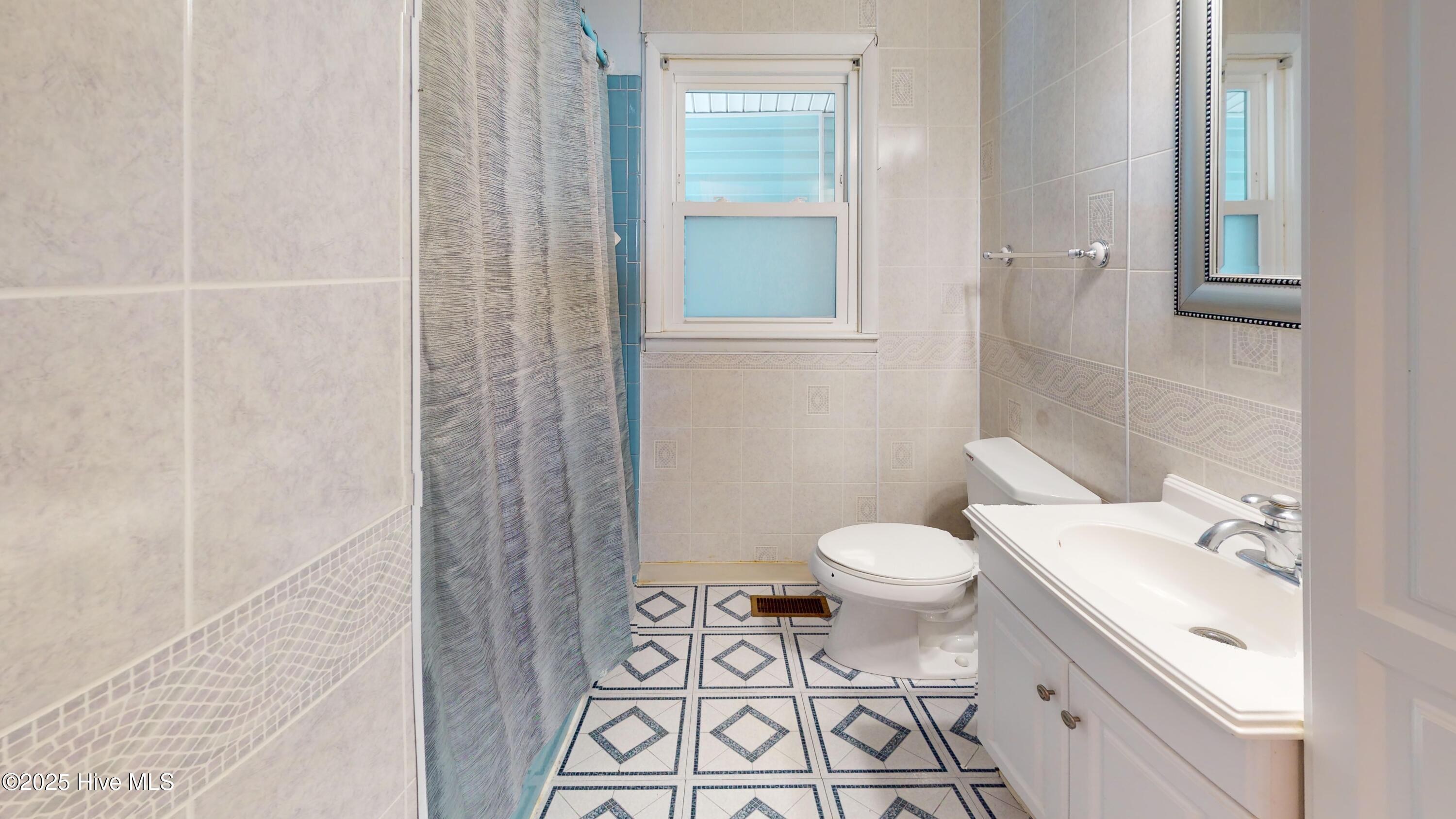 100541528 | Photo 26