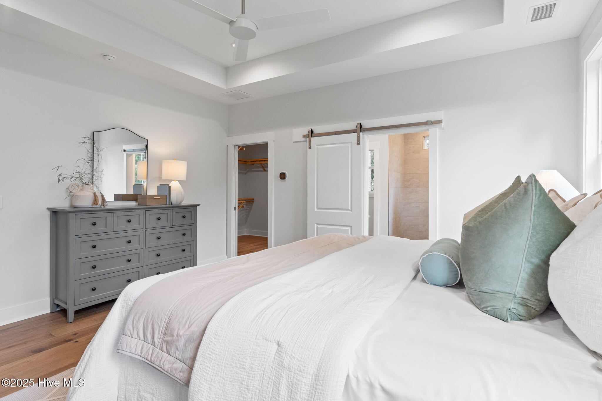 100530542 | Photo 30