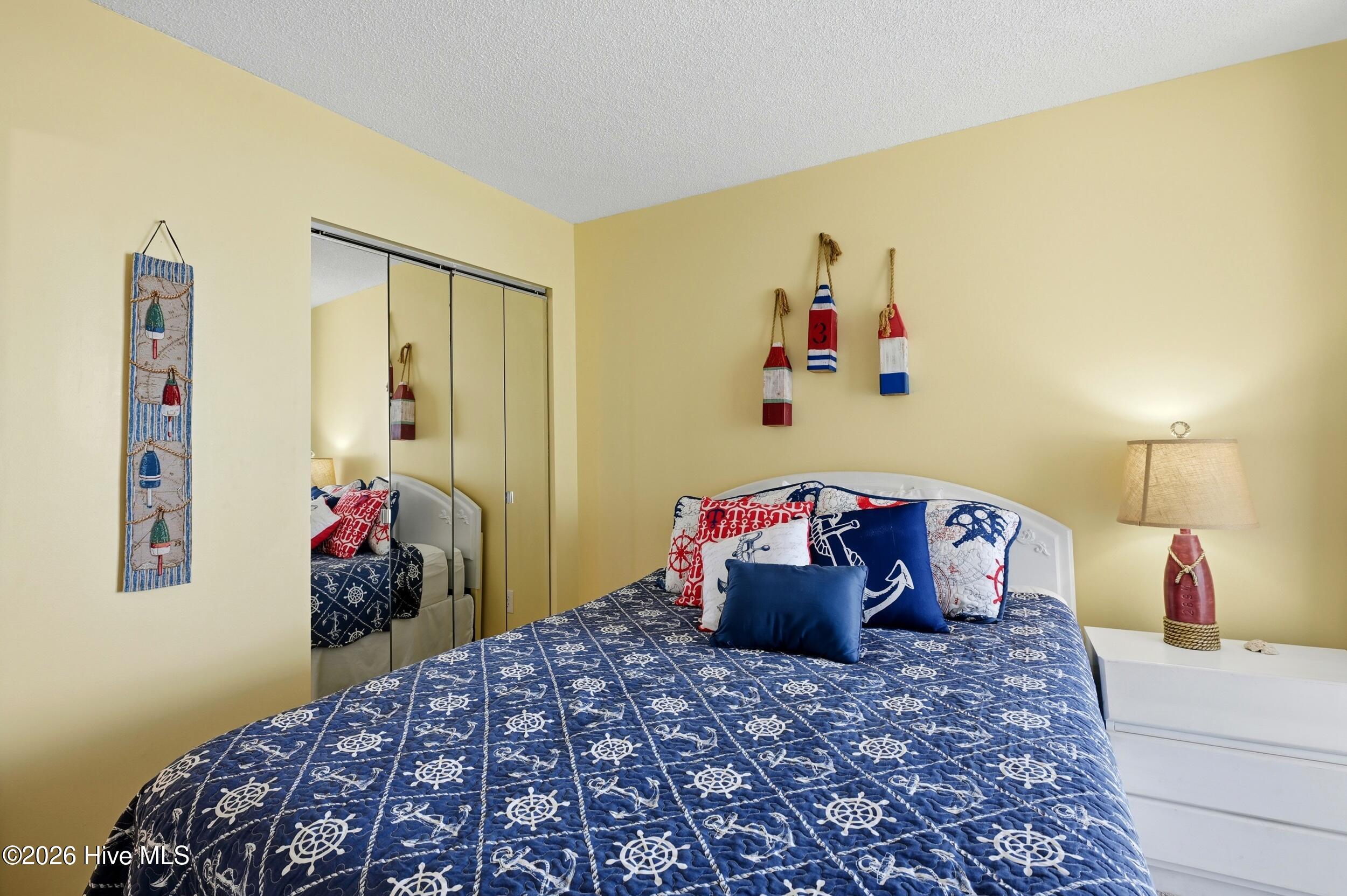 100563284 | Photo 24