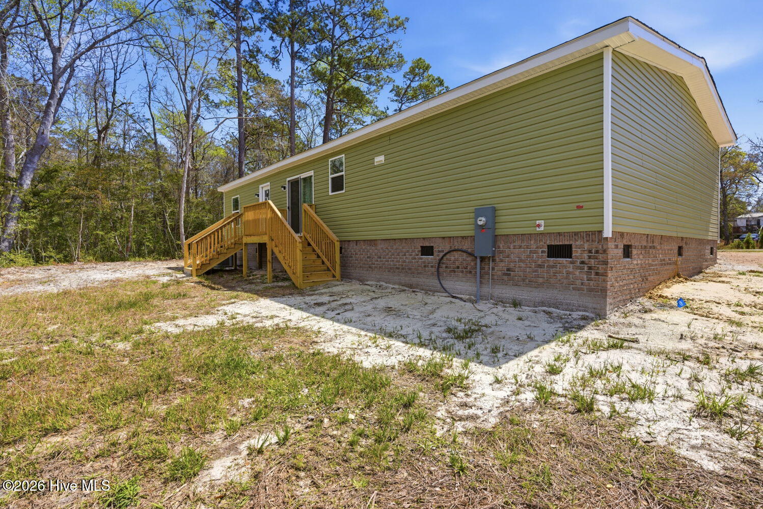 100563792 | Photo 35